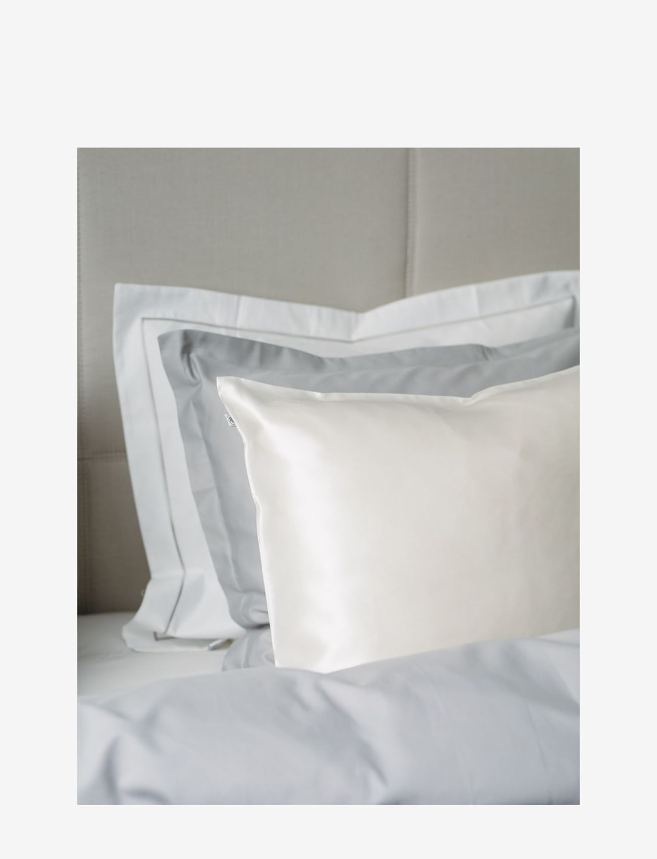 By Barb - Pure silk pillow case white - pudebetræk - white - 2