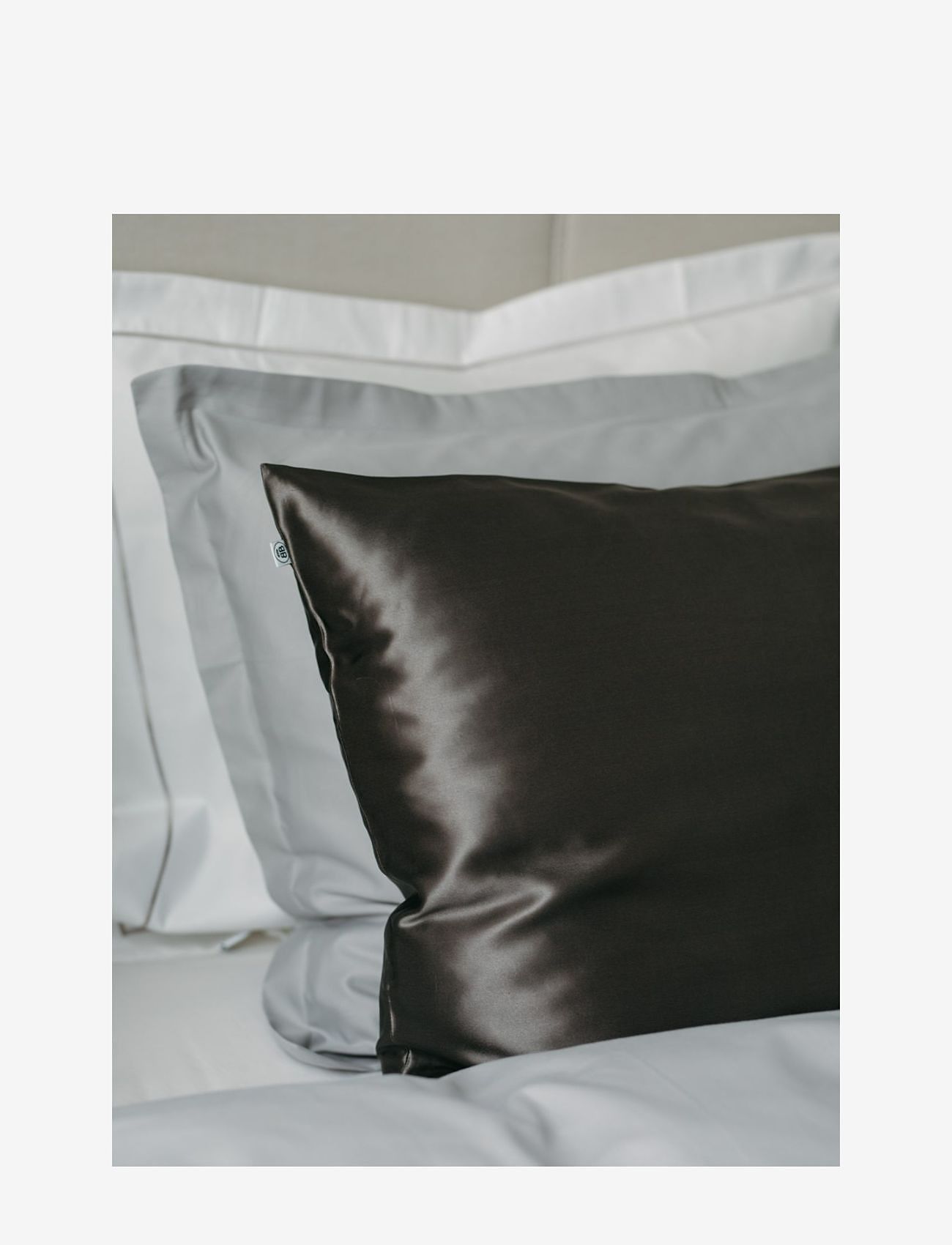 By Barb - Pure silk pillow case dark grey - pudebetræk - dark grey - 1