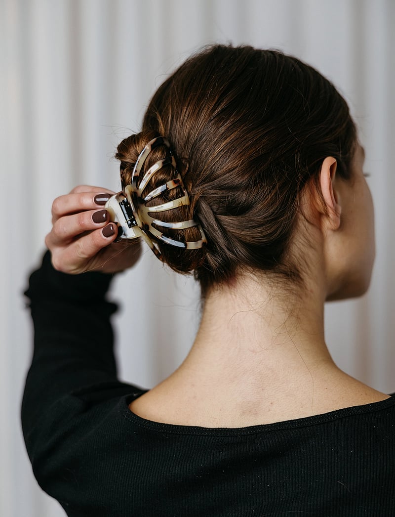 By Barb - Hair clip Olivia tortoise - juukselõksud - tortoise - 1
