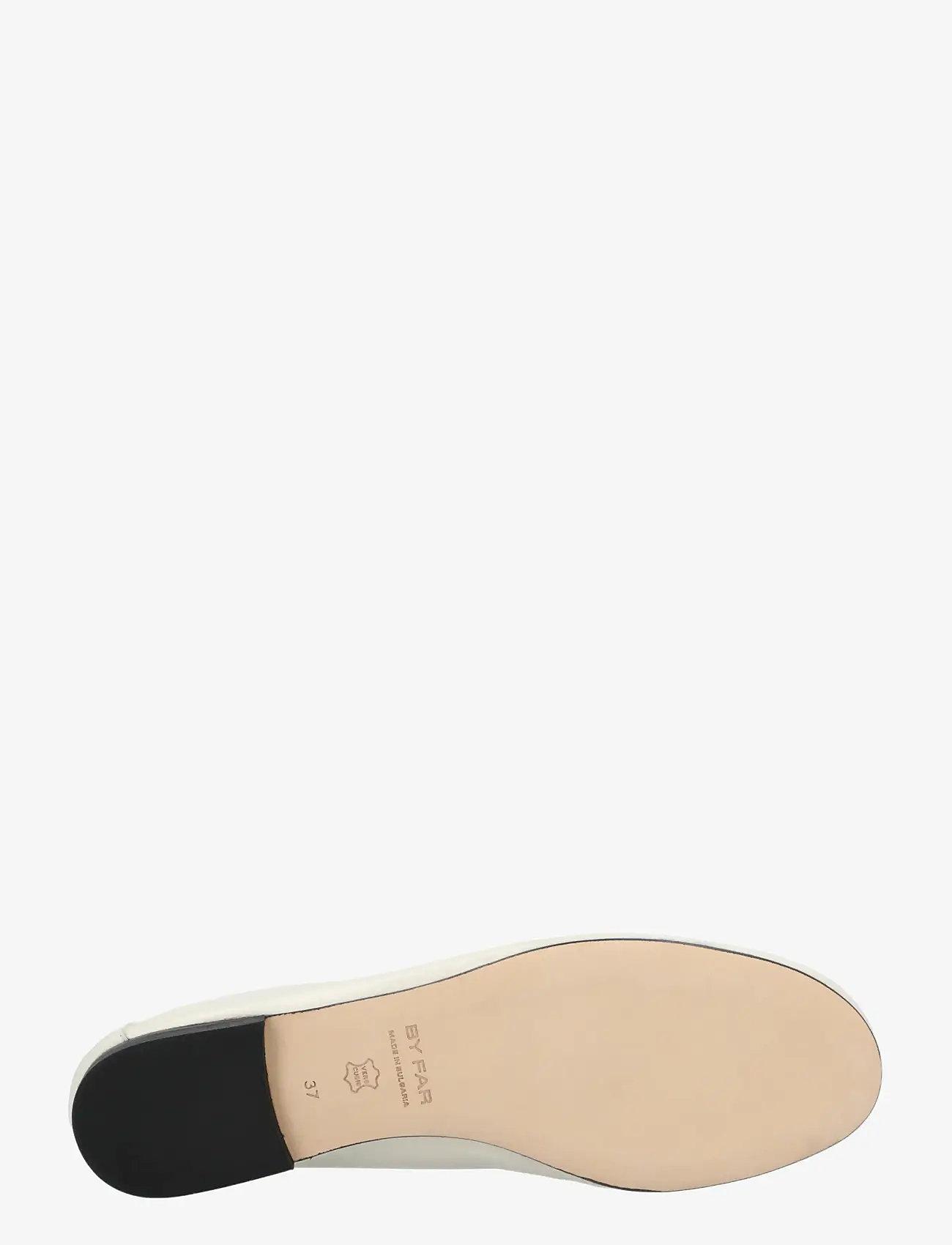 By Far - Prudence Limewash Creased Leather Ballet Flat - konfirmationstøj - white - 2