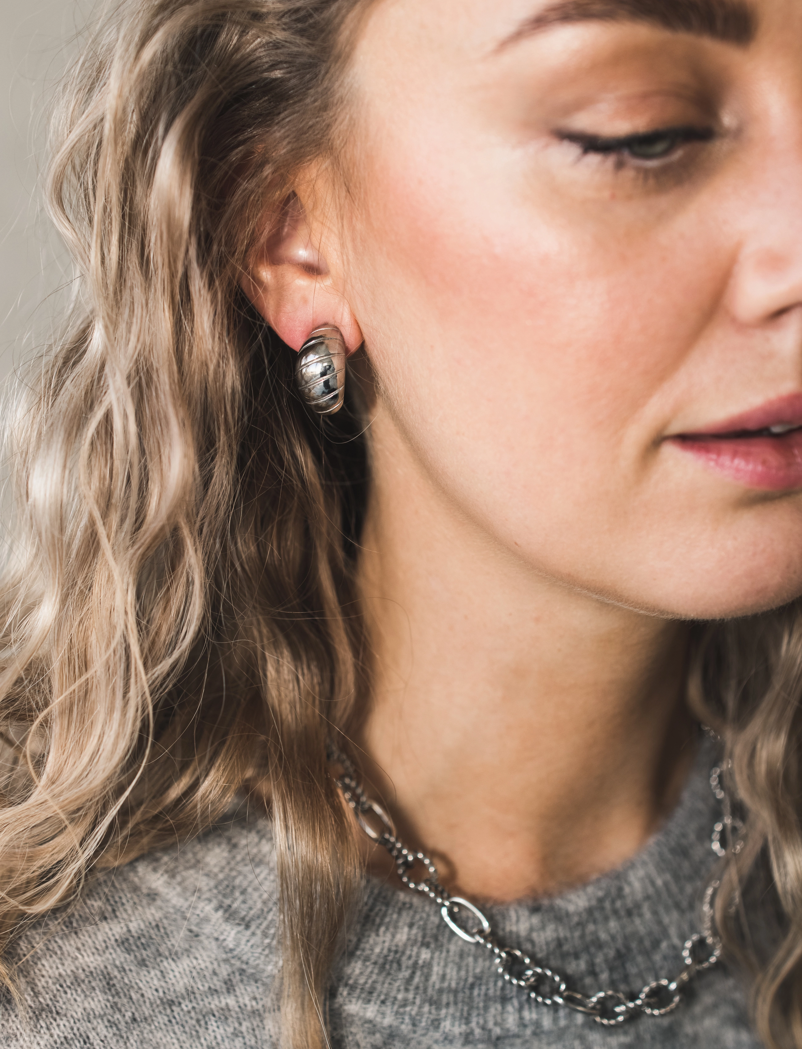 By Jolima - Croissant earring, gold - silver - 1