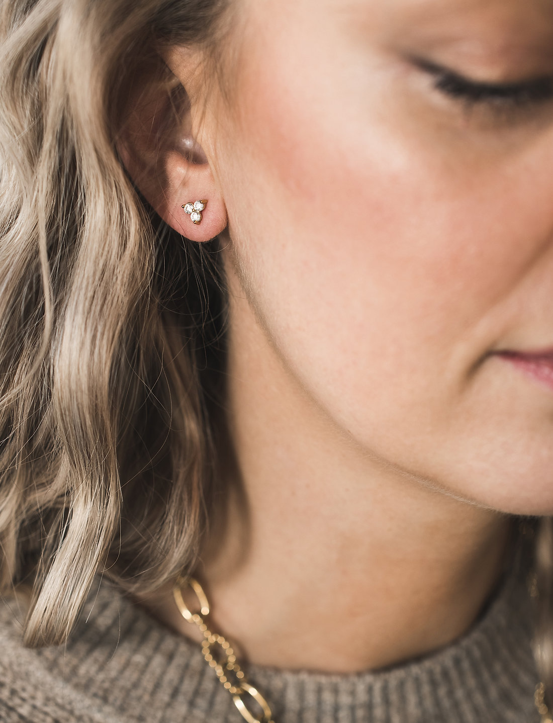 Fast flower stud earrings online