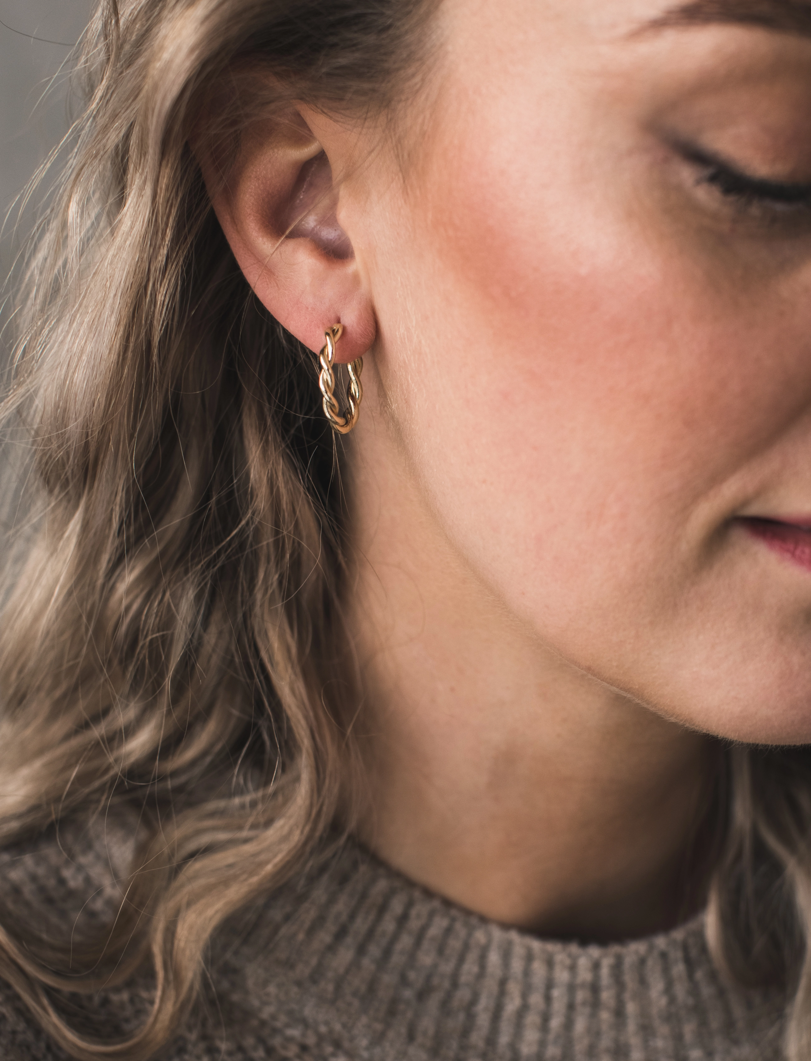 By Jolima - Twist, small earring, gold - gold - 1