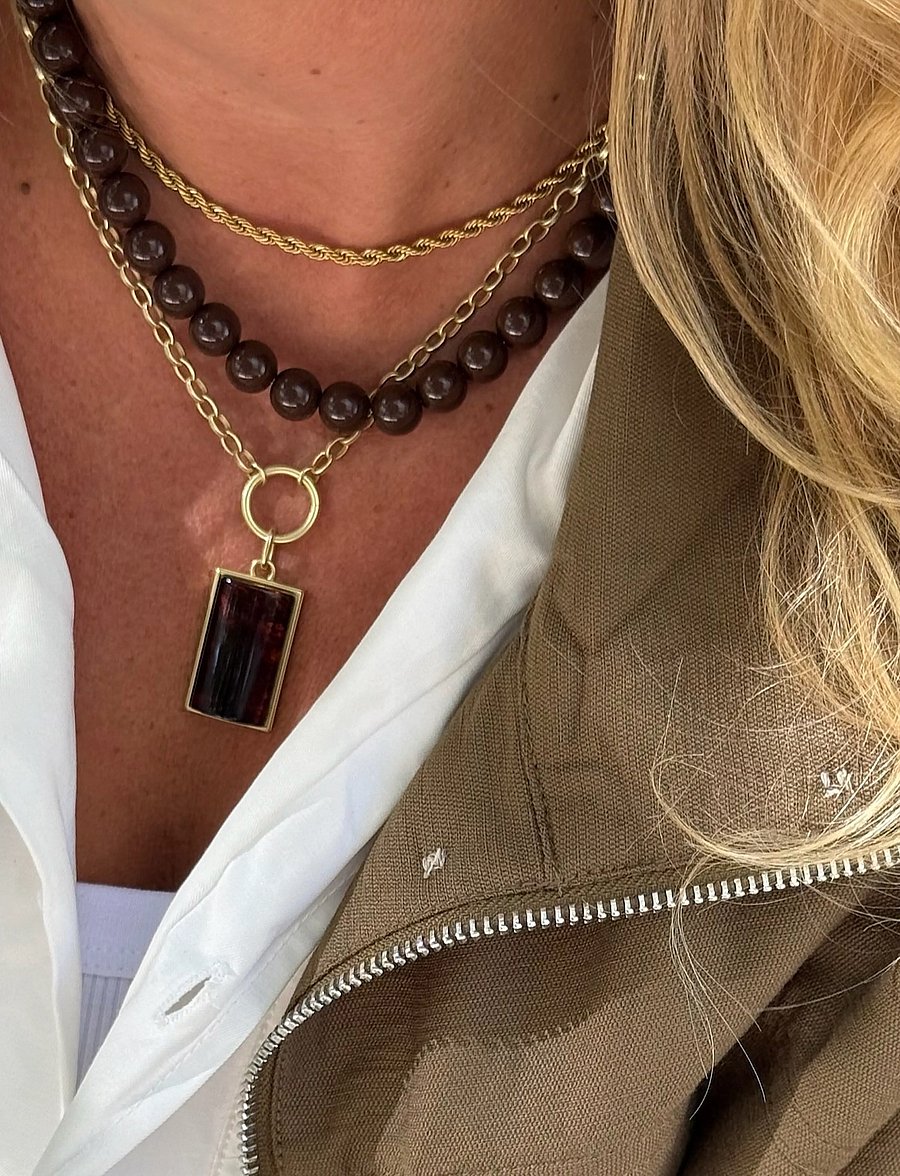 By Jolima - Cecile pearl necklace - perlekæder - brown - 0