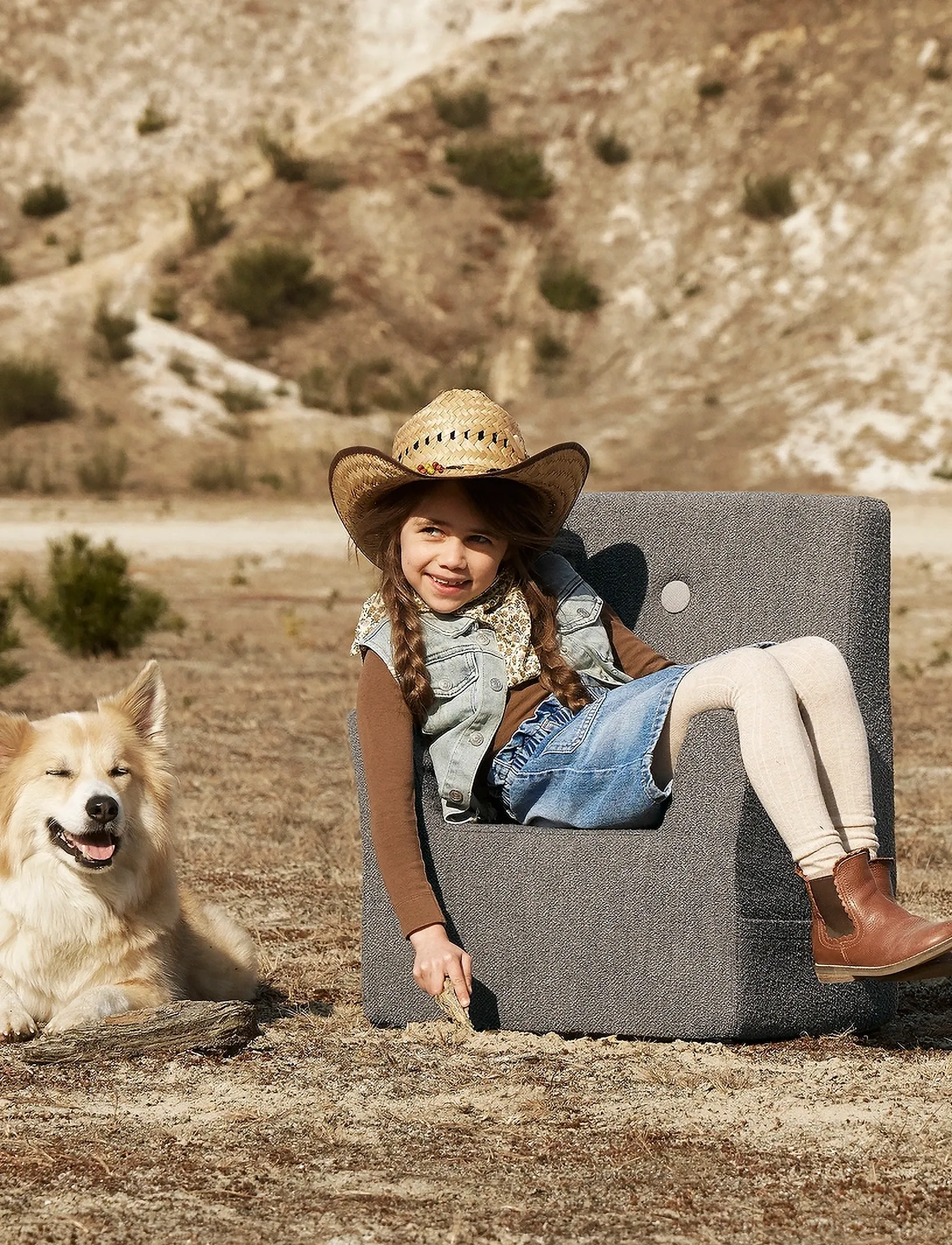 By KlipKlap - By KlipKlap KK Kids Chair XL - Brown bouclé w. sand - poufs & lehnstühle - brown w. sand - 4