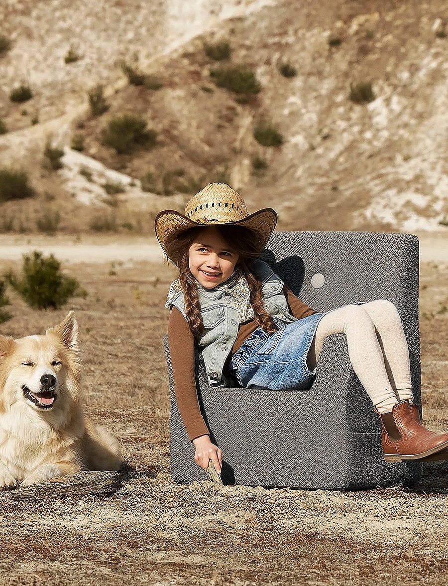 By KlipKlap - By KlipKlap KK Kids Chair XL - Brown bouclé w. sand - poufs & lehnstühle - brown w. sand - 4