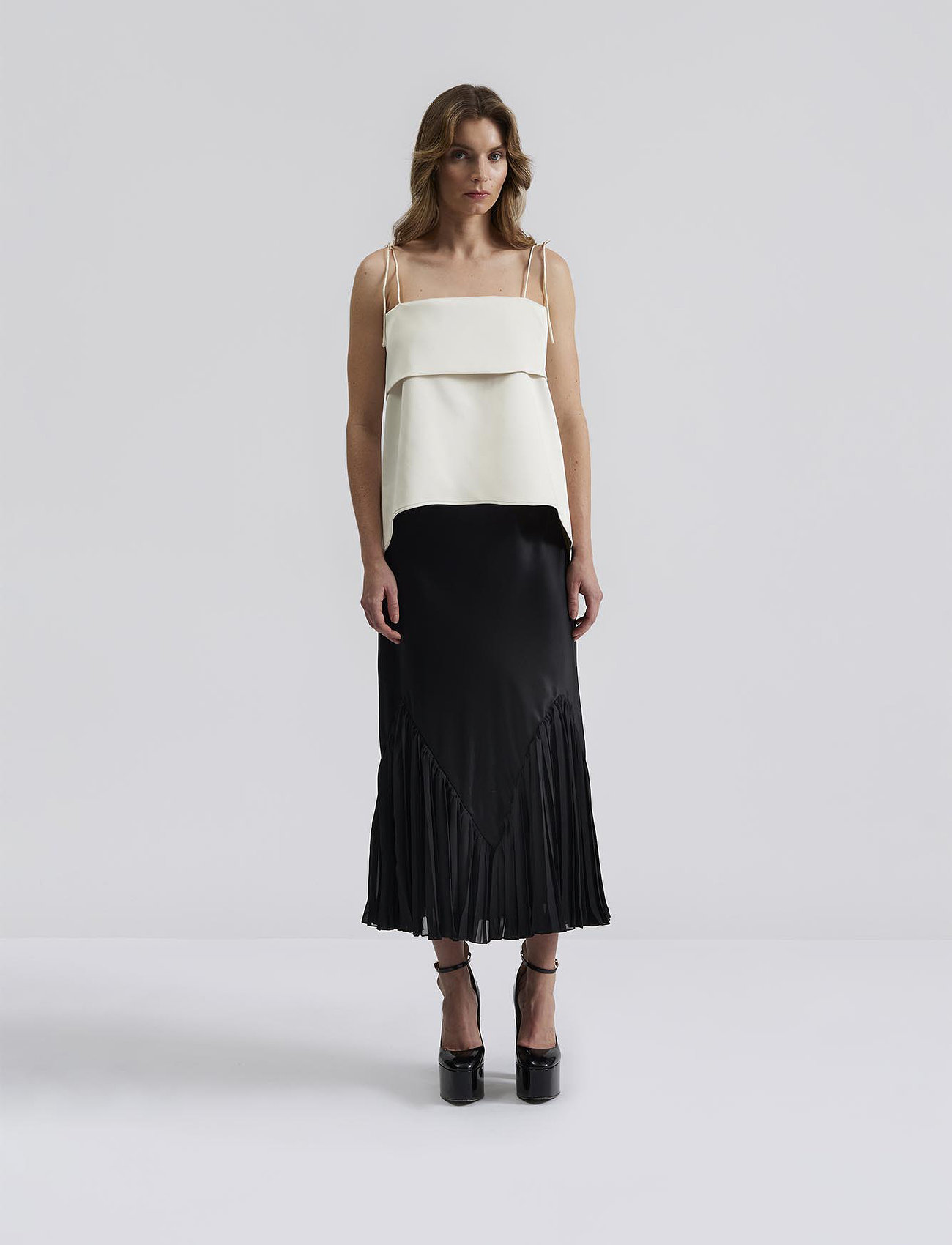 Malina Penelope Frill Detailed Midi Skirt - Black - XXS