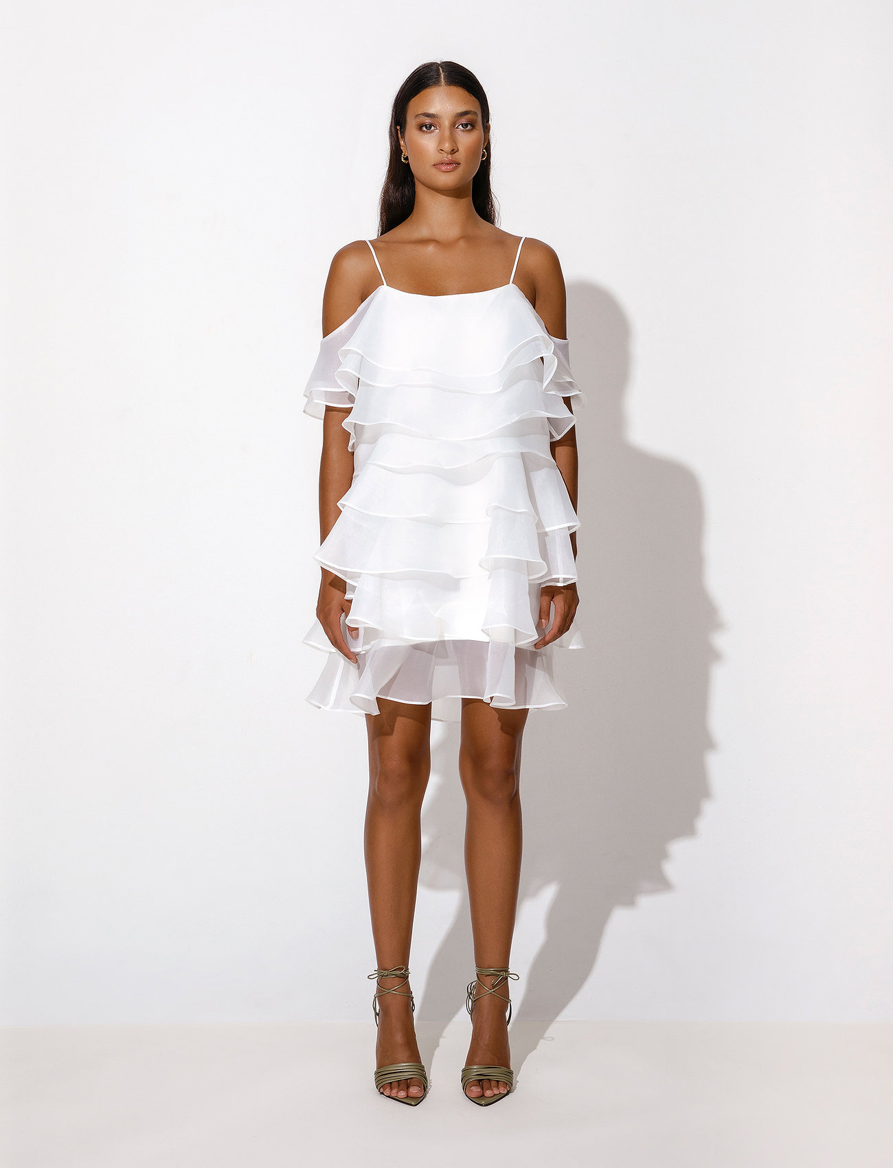 By Malina - Kami mini dress with frills - festkjoler - white - 0