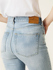 Malina - Alexa high-rise denim jeans - tiesaus kirpimo džinsai - light blue wash - 4