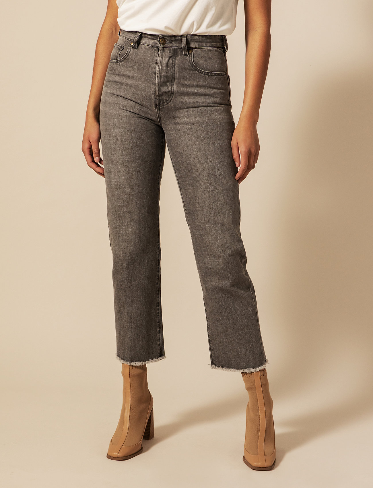 By Malina - Alexa high-rise denim jeans - straight jeans - washed grey - 0
