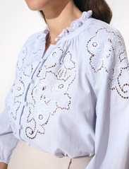 Malina - Margaux shirt - langærmede skjorter - sky blue - 4