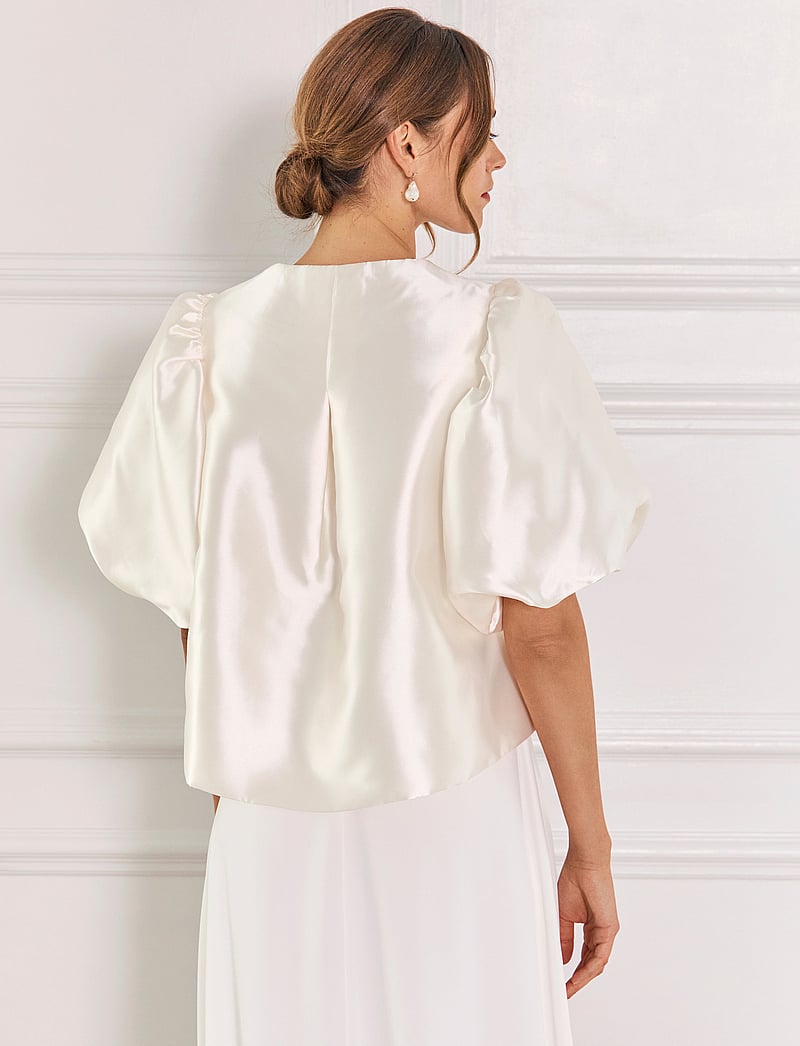 Malina - Cleo Pouf Sleeve blouse - kortärmade blusar - ivory - 3