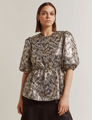 Malina - Wilder blouse - kortärmade blusar - multi metallic - 2