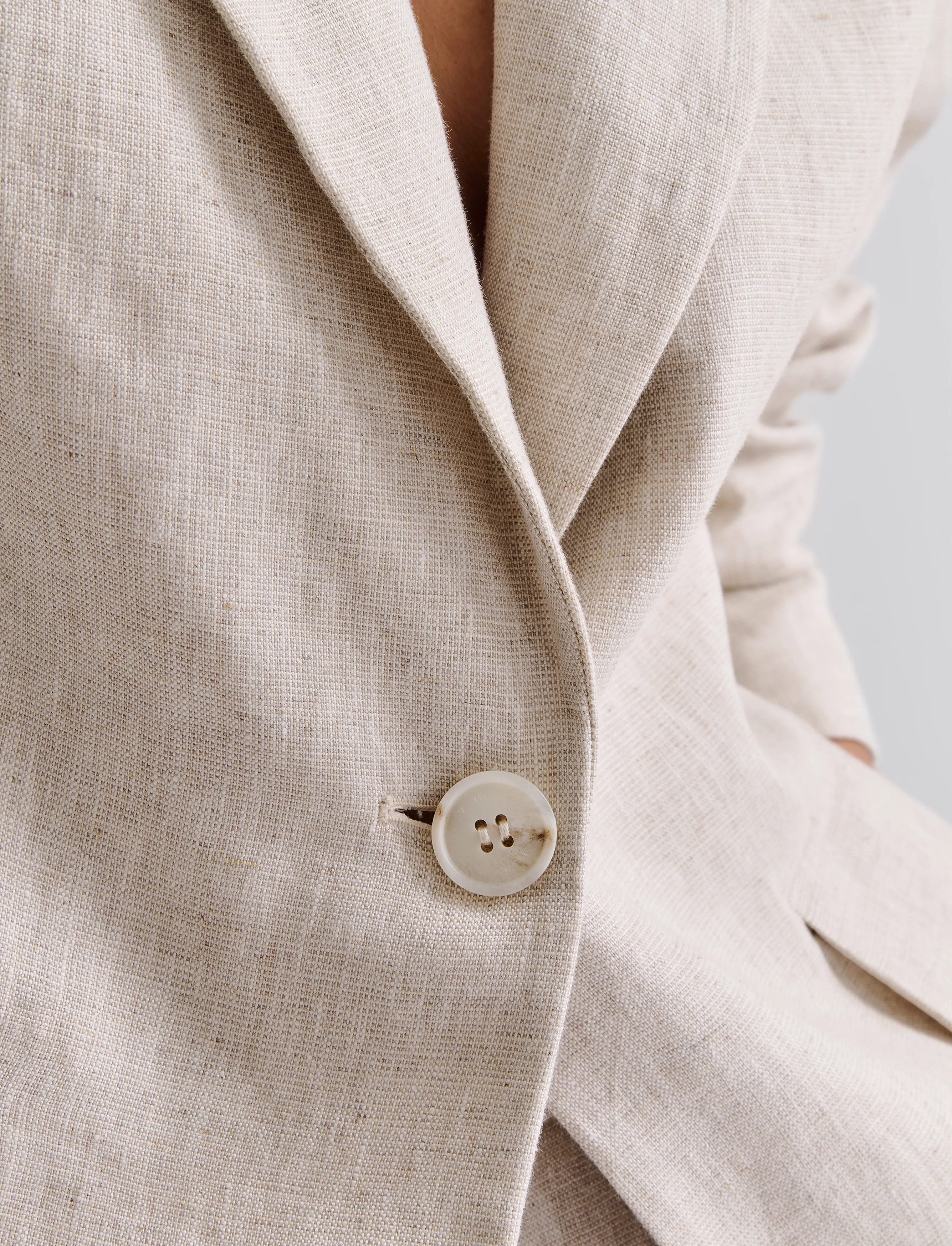 Malina - Vera fitted linen blazer - sand - 4