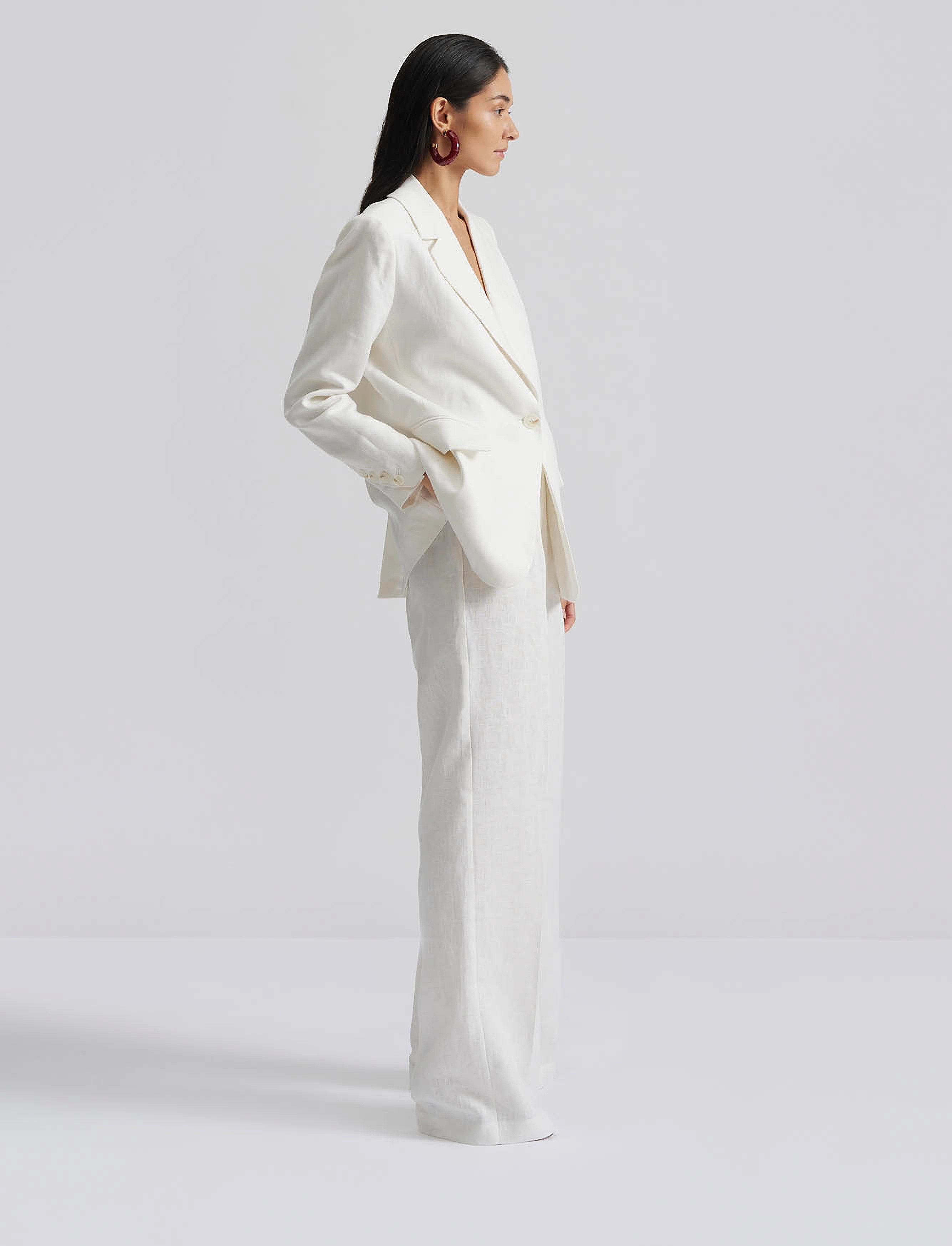 Malina - Vera fitted linen blazer - odzież imprezowa w cenach outletowych - white - 4