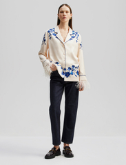 Malina - Samara feather detail oversized shirt - blouses met lange mouwen - poppy - 8