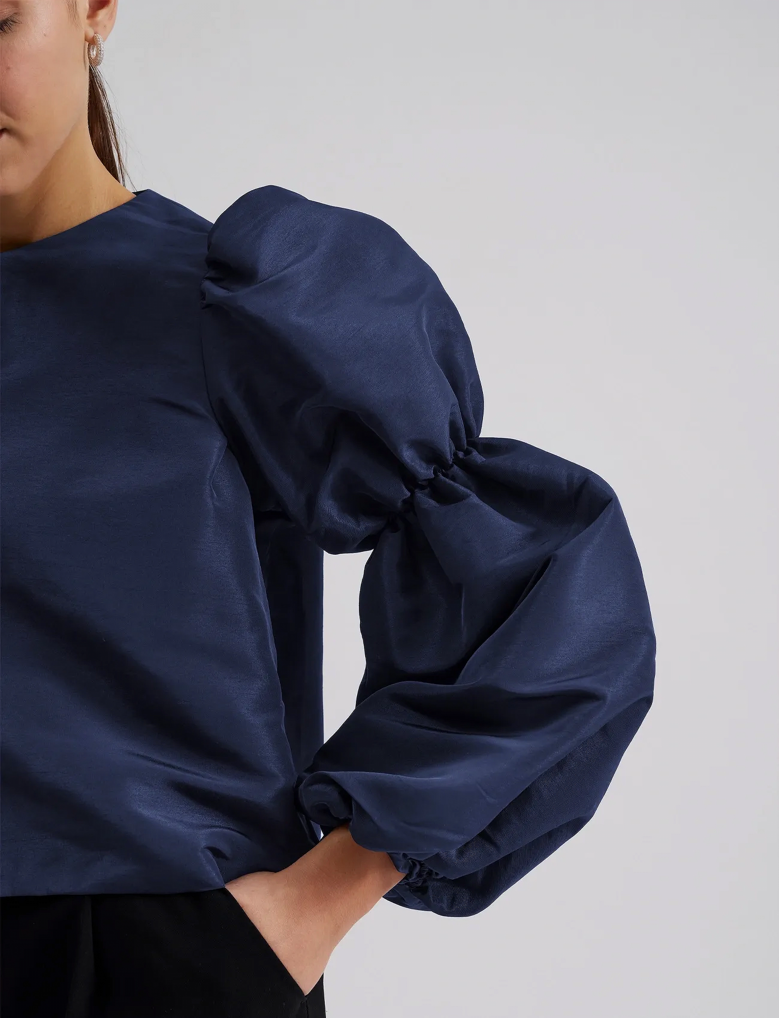 Malina - Zoey Double Pouf Sleeve Blouse - langärmelige blusen - dark blue - 4