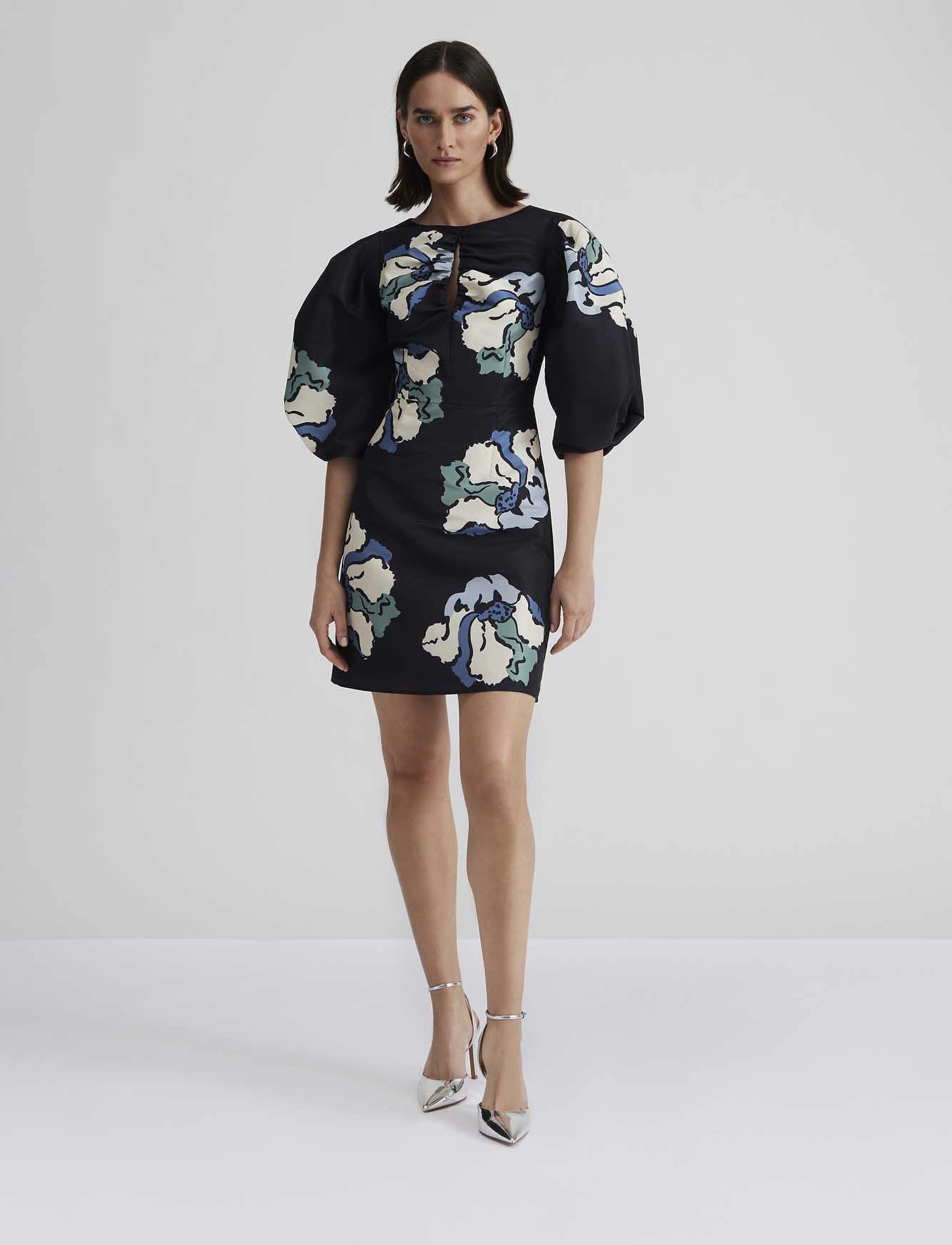 Malina Primrose Open Front Mini Dress, Kvinder, Pufærmet Minikjole, Sort, Str: S