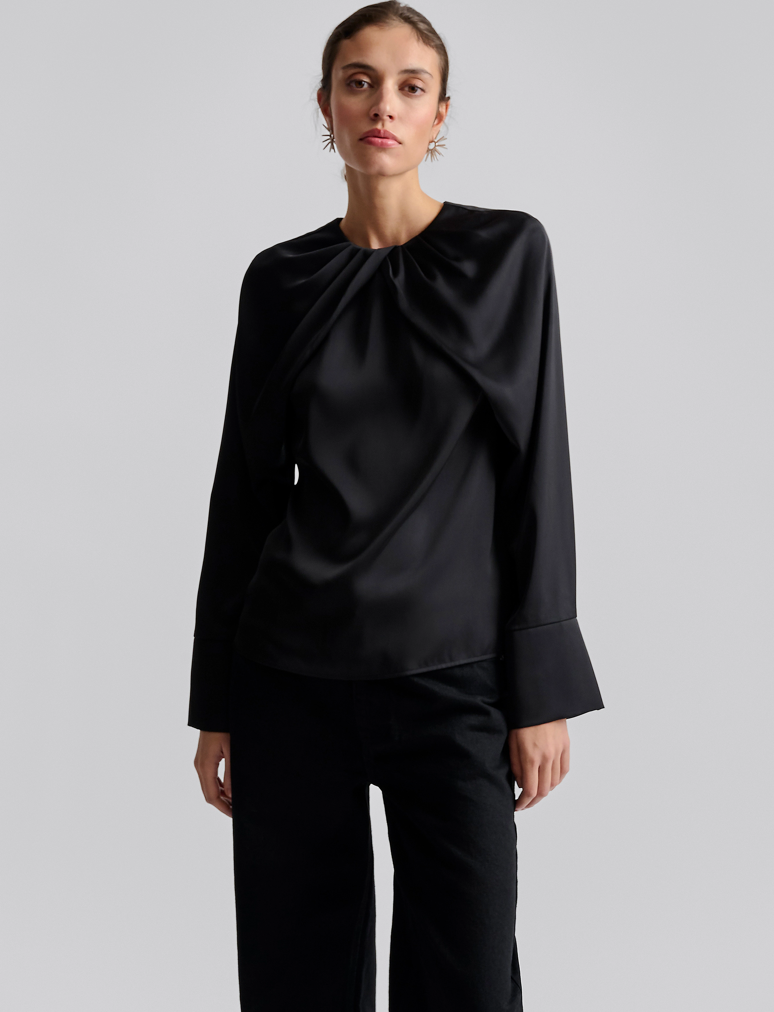 Malina - Evie Pleated Neckline blouse - pikkade varrukatega pluusid - black - 4