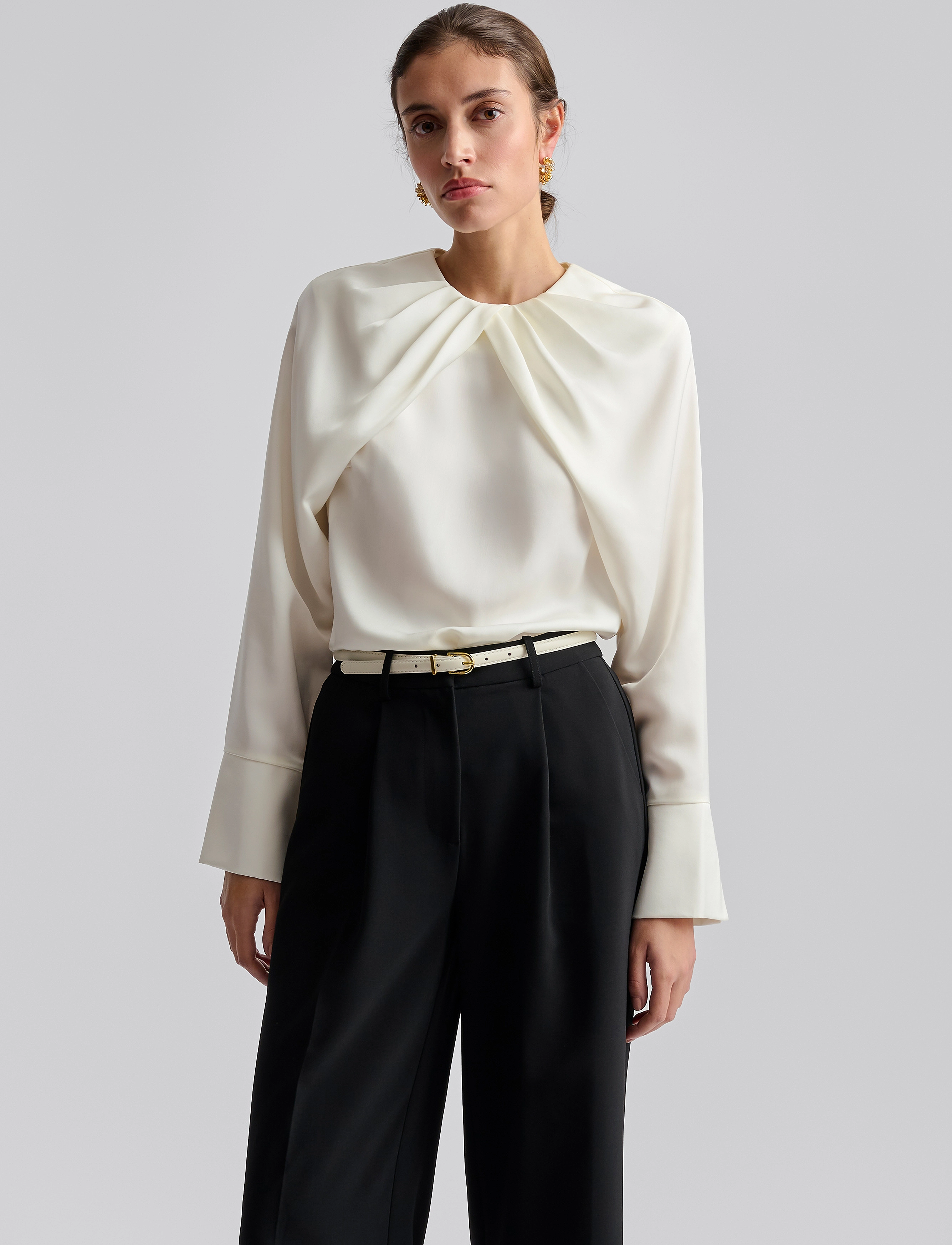 Malina - Evie Pleated Neckline blouse - langærmede bluser - cream - 4