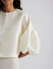 Malina - Viv dropped shoulder pouf sleeve blouse - blūzes ar īsām piedurknēm - vanilla - 5