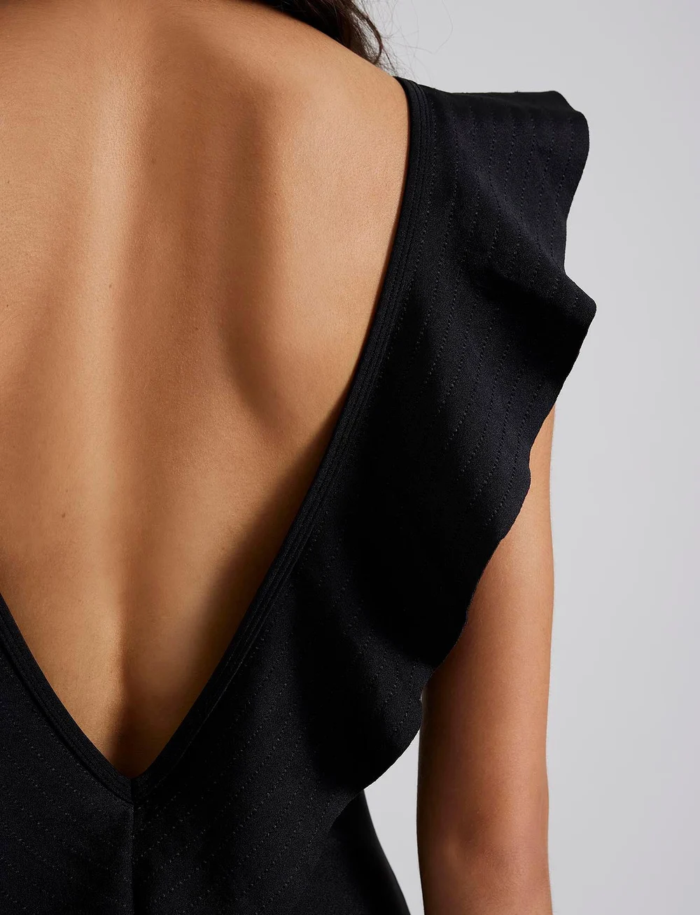 Malina - Paola ruffled v-neck swimsuit - badeanzüge - black - 5