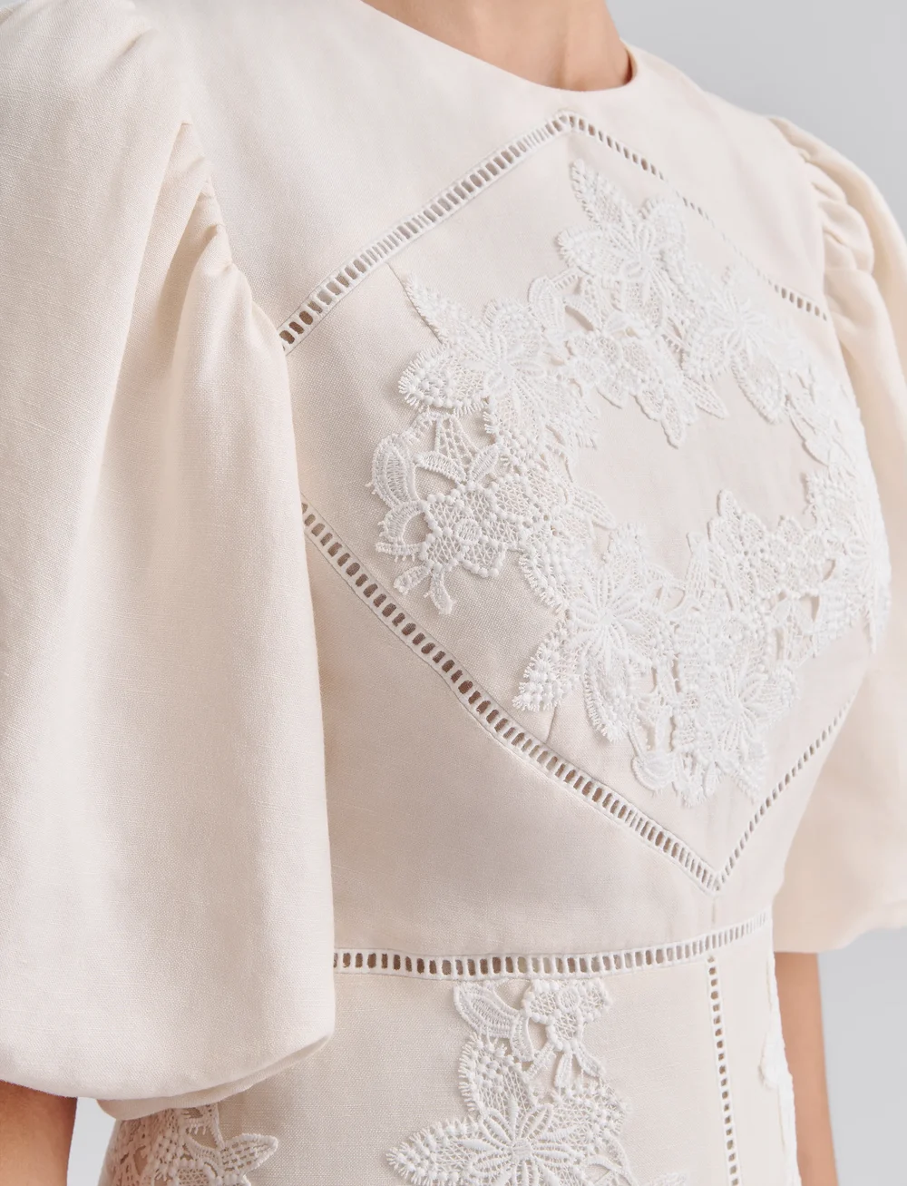 Malina - Rudy embroidered linen midi dress - midimekot - vanilla - 4