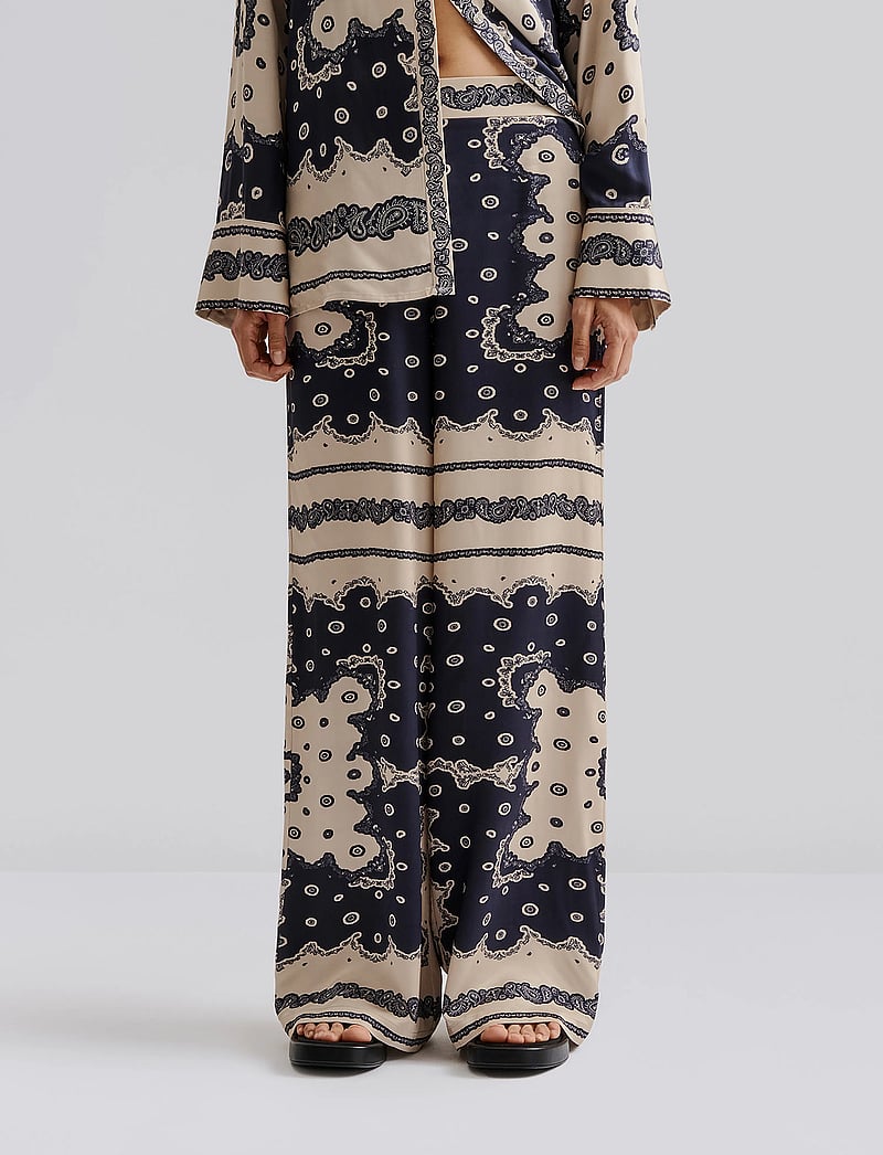 Malina - Bella satin look palazzo pants - laia säärega püksid - bandana - 3