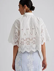 Malina - Bibi short sleeve embroidered blouse - blouses met korte mouwen - white - 3