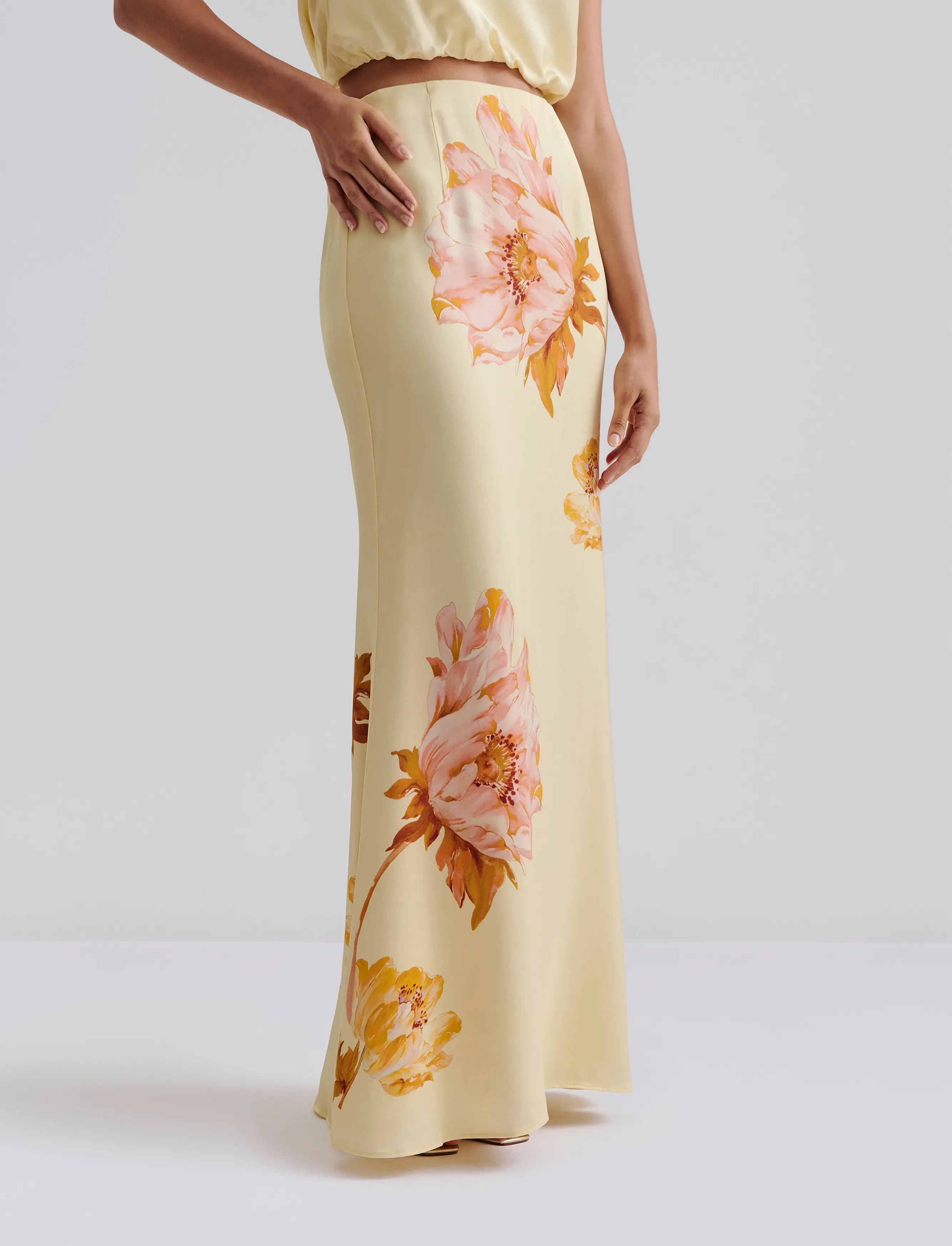 Malina - Tessa satin slip maxi skirt - satinnederdele - lemon peony - 0