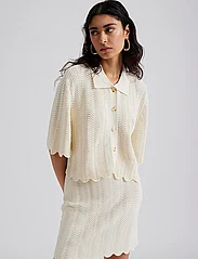 Malina - Marina scallop knitted cropped top - vanilla - 3