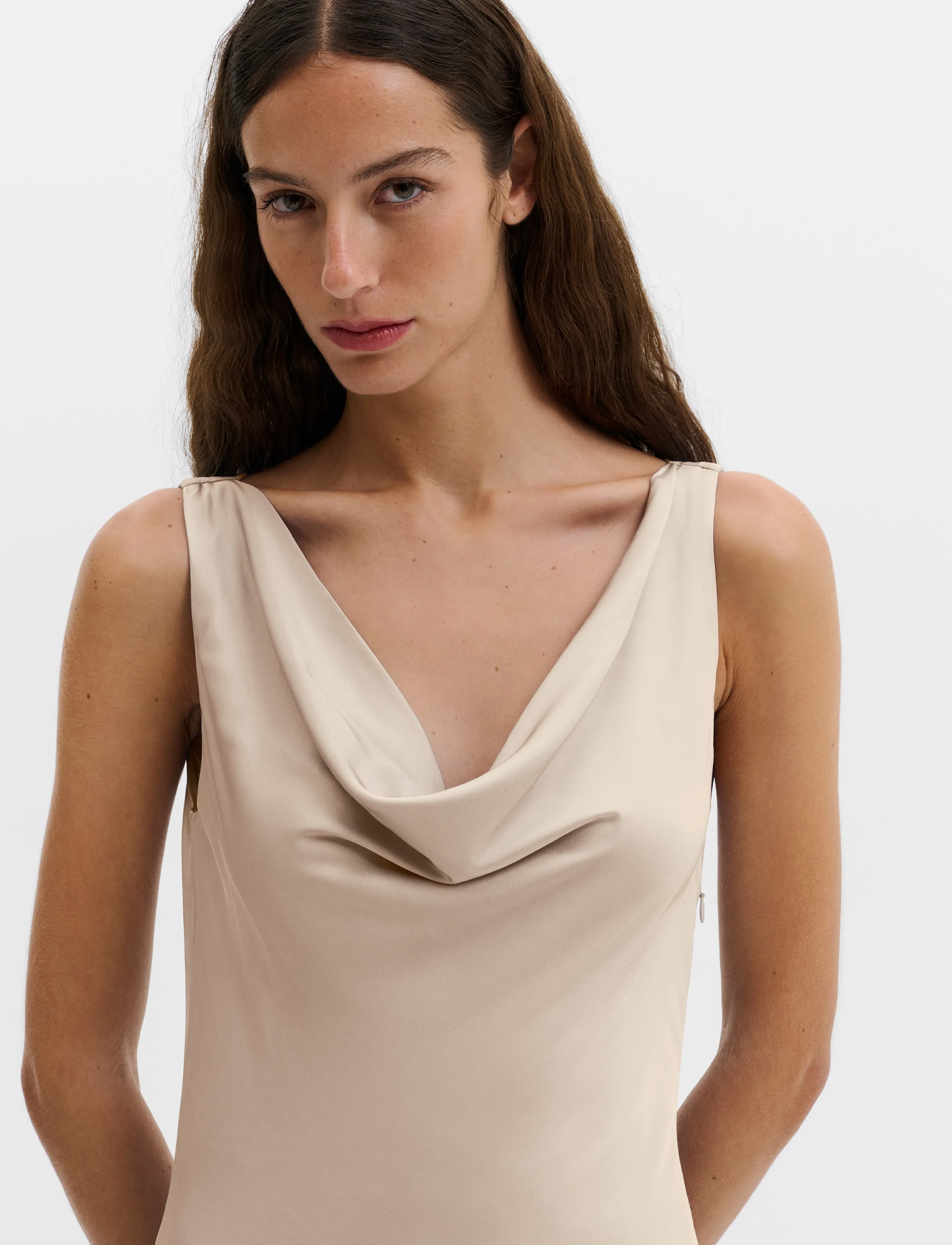 Malina - Leah cowl neck satin maxi dress - maxikjoler - champagne - 4