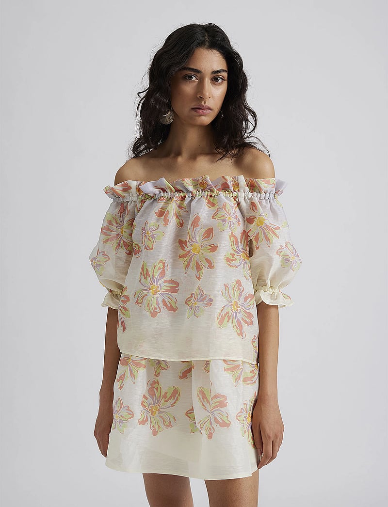 Malina - Elma off shoulder silk blend blouse - kortärmade blusar - blue lily - 4