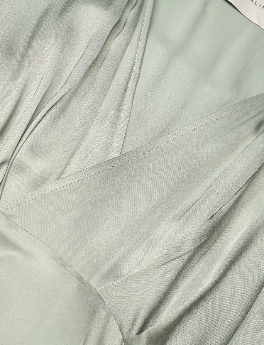 Malina - Lilly wrap satin maxi dress - aftenkjoler - sage - 5