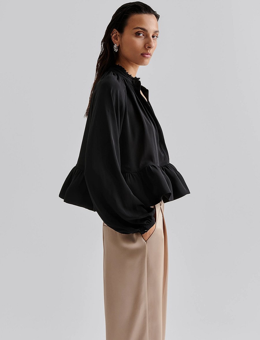 Malina - Alva frill detailed cropped blouse - black - 4