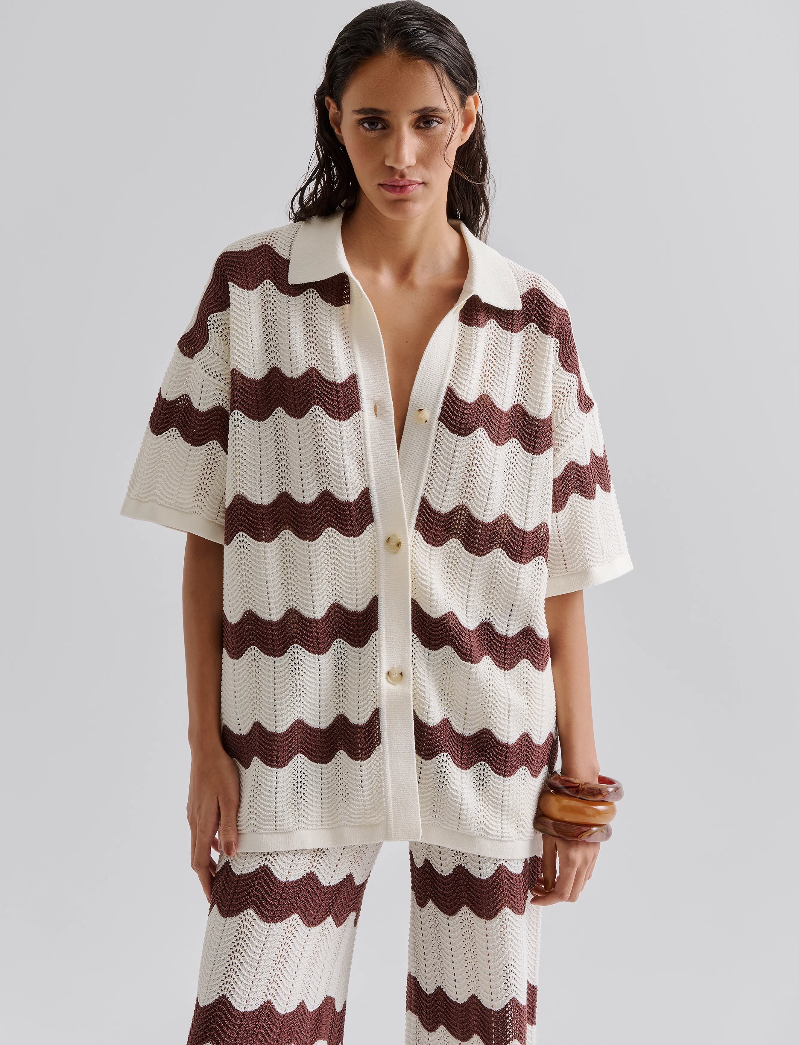 Malina - Alana Oversized Knitted shirt - short-sleeved shirts - brown stripe - 4