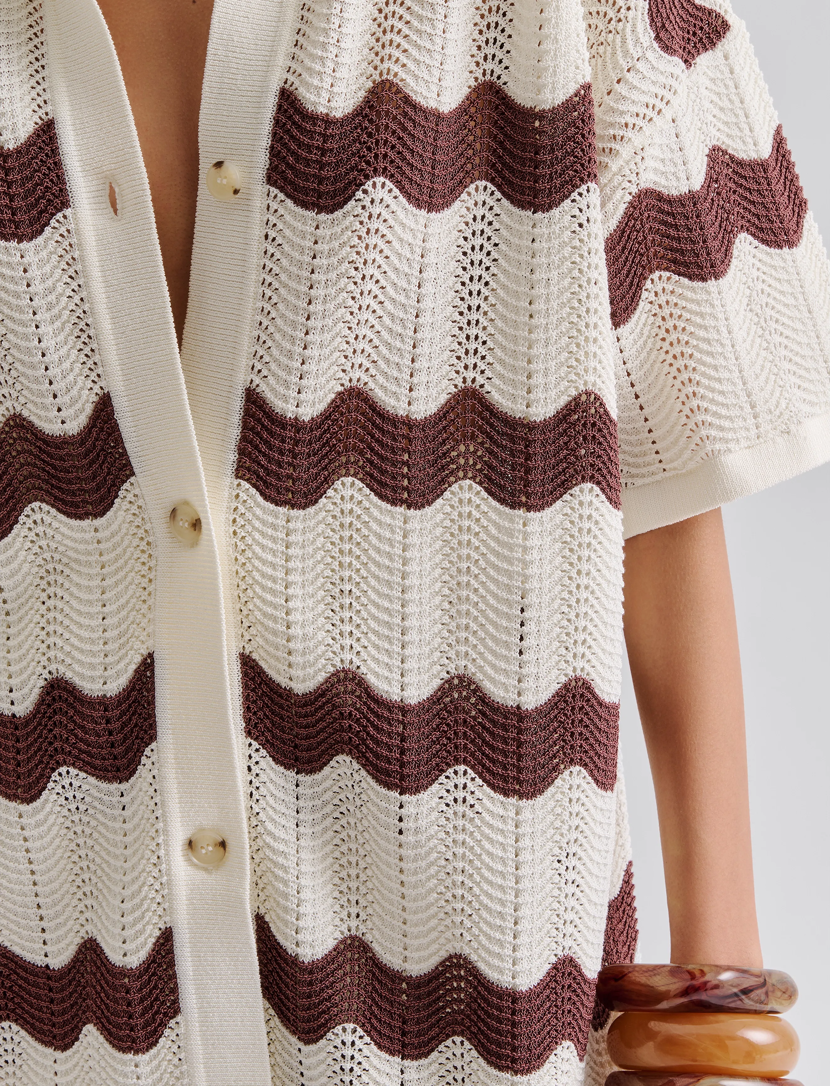 Malina - Alana Oversized Knitted shirt - short-sleeved shirts - brown stripe - 5