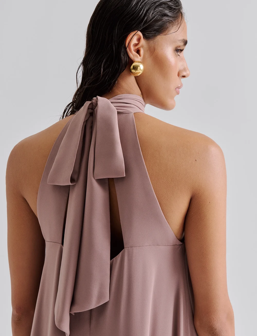 Malina - Sabrina Halterneck Ruffled Midi Dress - abendkleider - taupe - 4