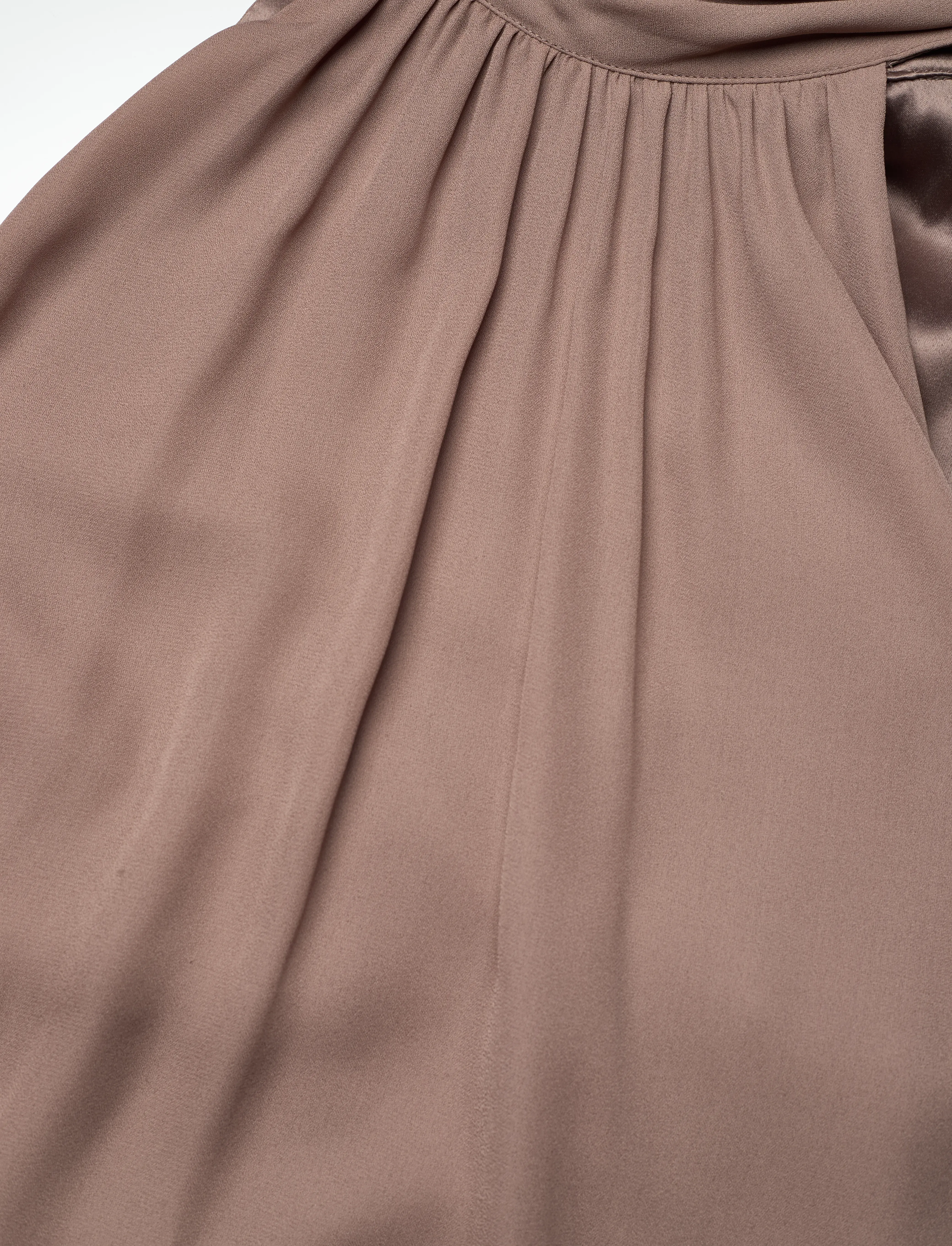 Malina - Sabrina Halterneck Ruffled Midi Dress - aftenkjoler - taupe - 5