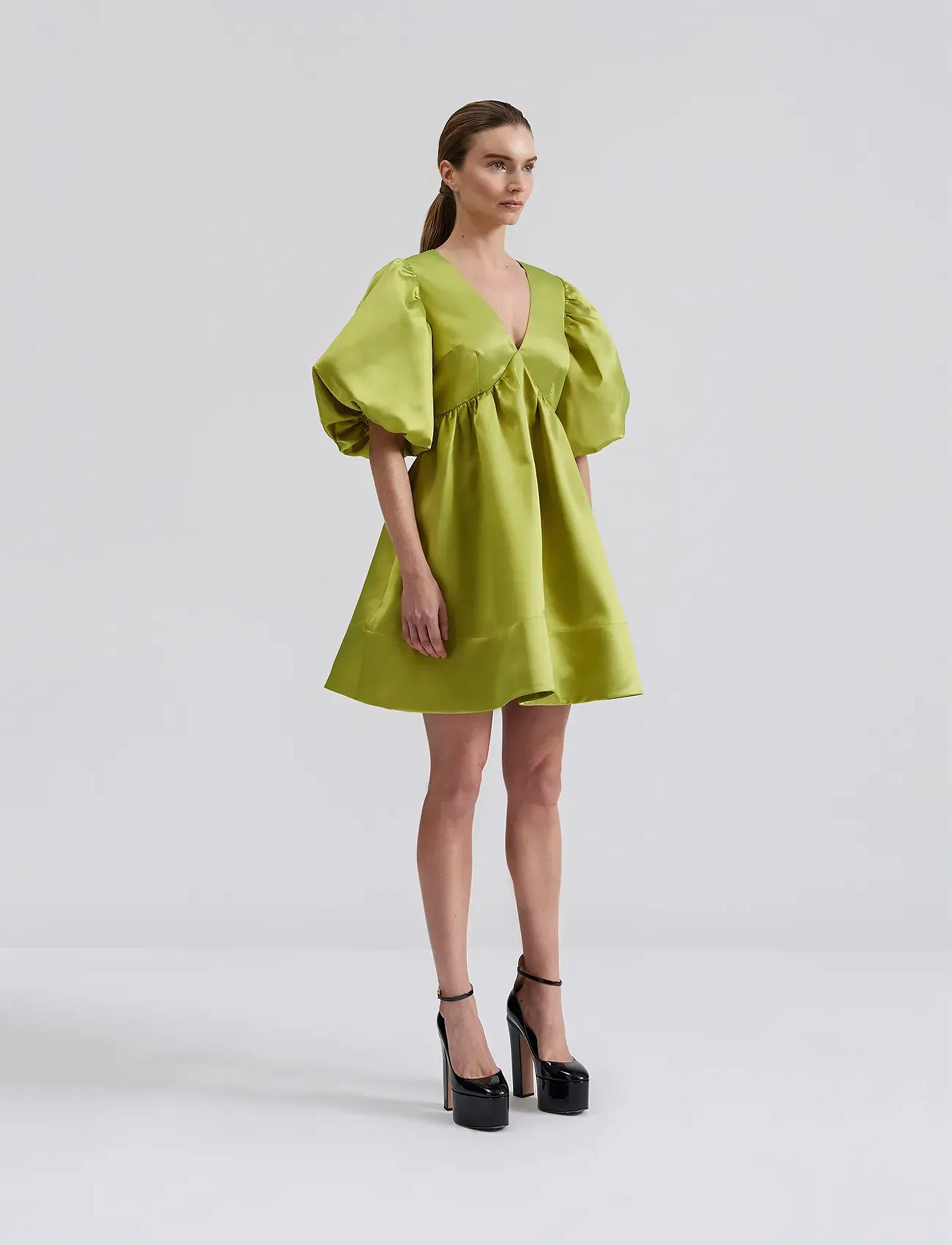 Malina Dana Open Back Mini Dress, XXS, Green, Kjoler > Kort Kjole, Dame