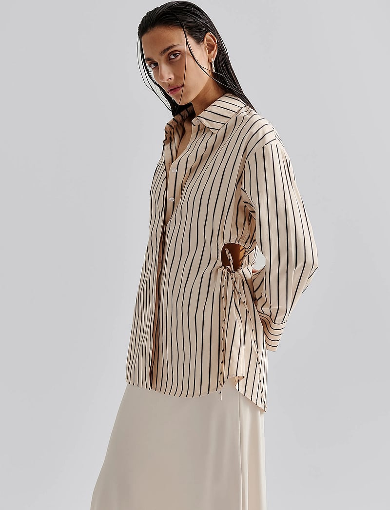 Malina - Eline Cut Out shirt - pikkade varrukatega särgid - black stripe - 5