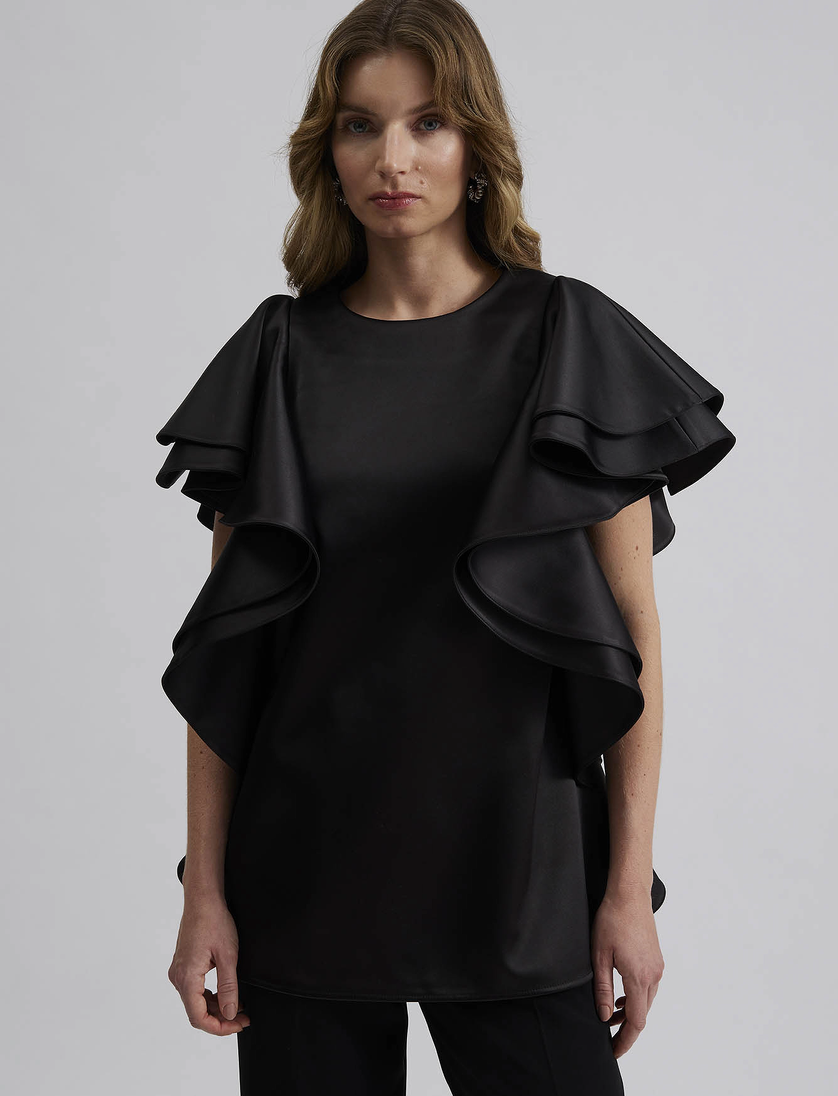 Malina - Ada frill oversized blouse - kortærmede bluser - black - 4