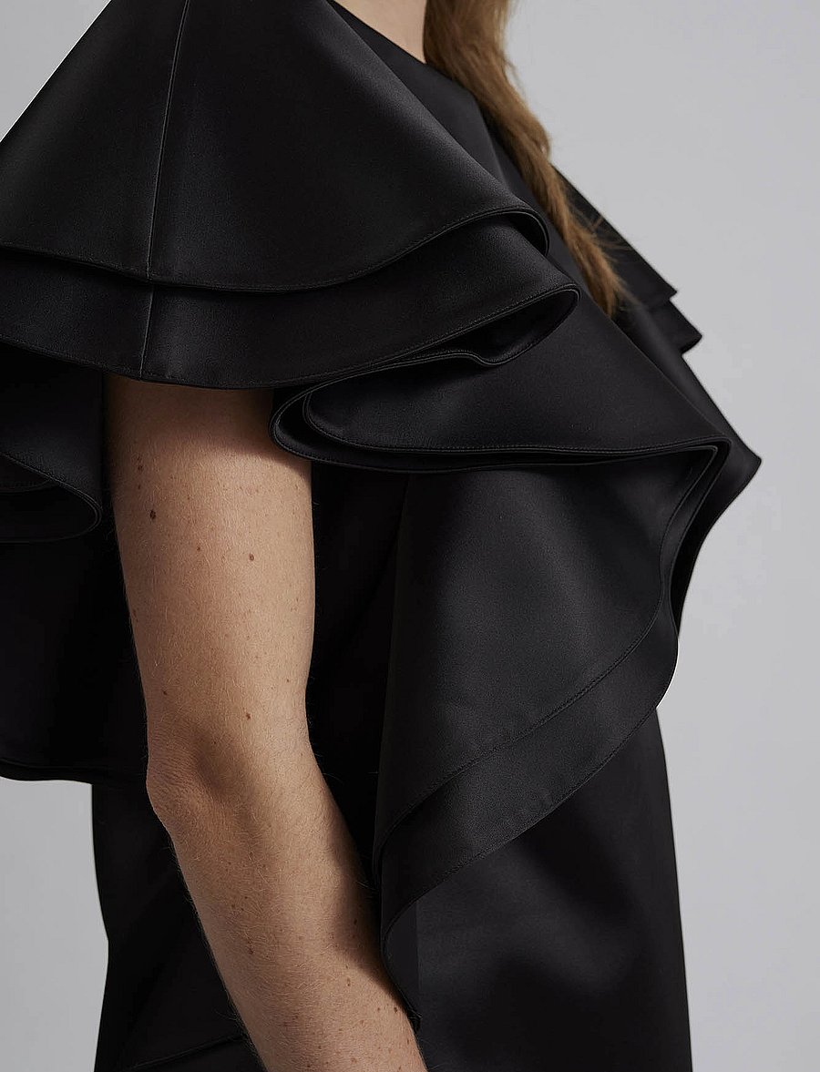 Malina - Ada frill oversized blouse - kortærmede bluser - black - 5