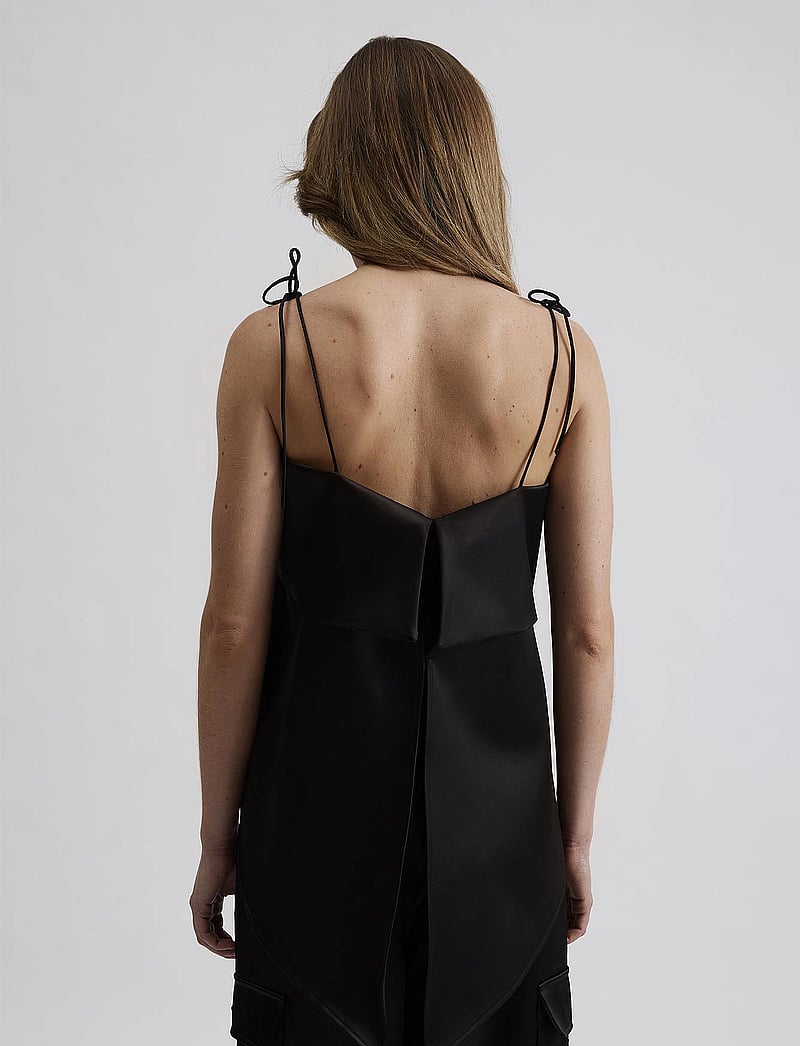 Malina - Mette open back strappy top - hihattomat puserot - black - 3