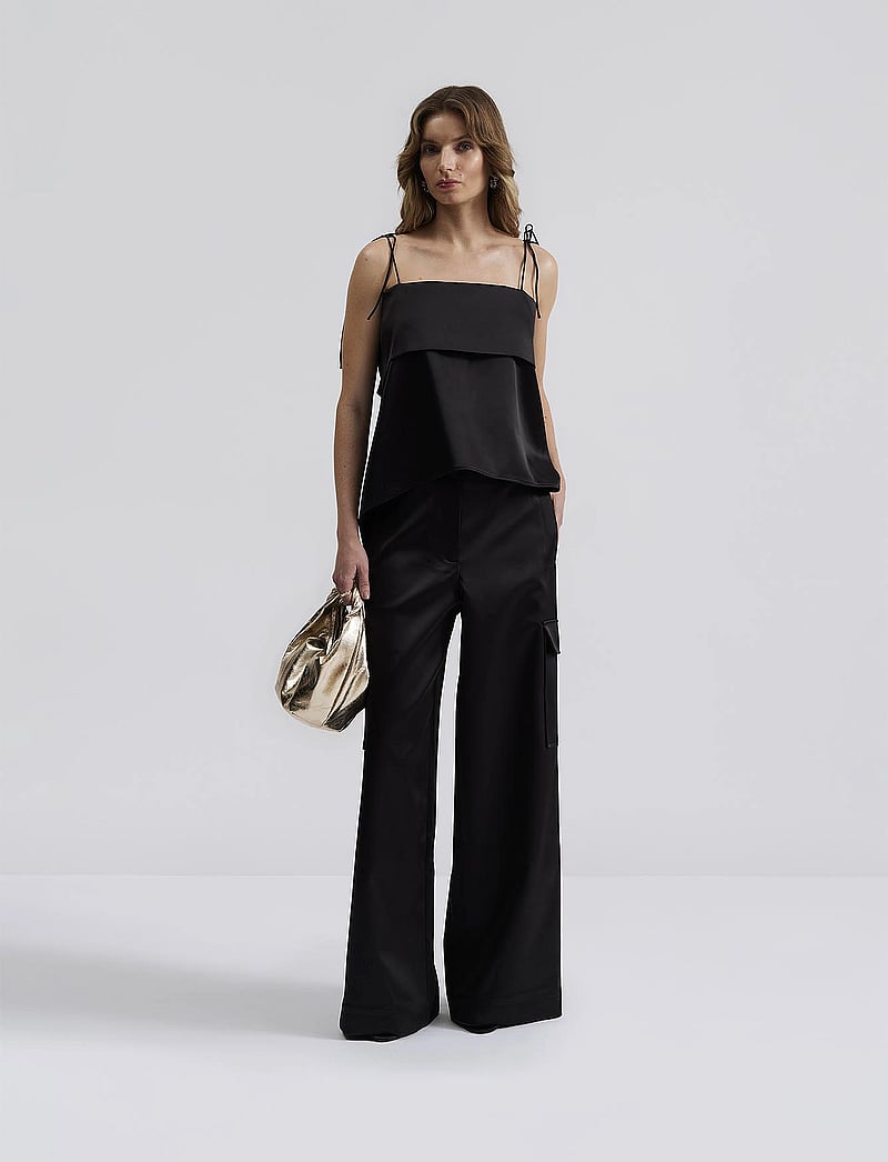 Malina - Mette open back strappy top - hihattomat puserot - black - 4