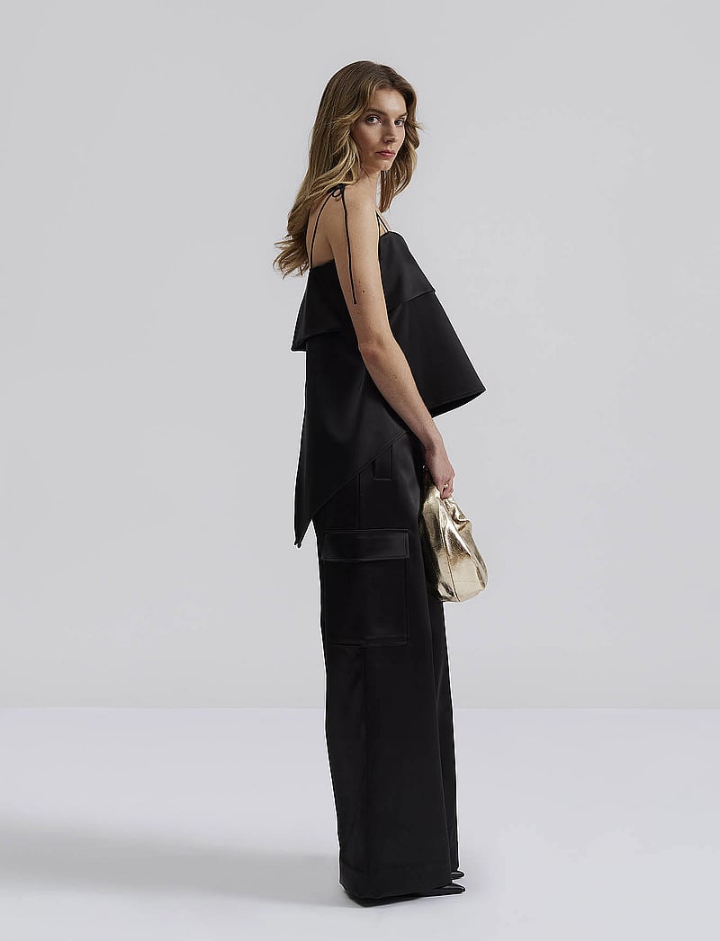 Malina - Mette open back strappy top - hihattomat puserot - black - 5