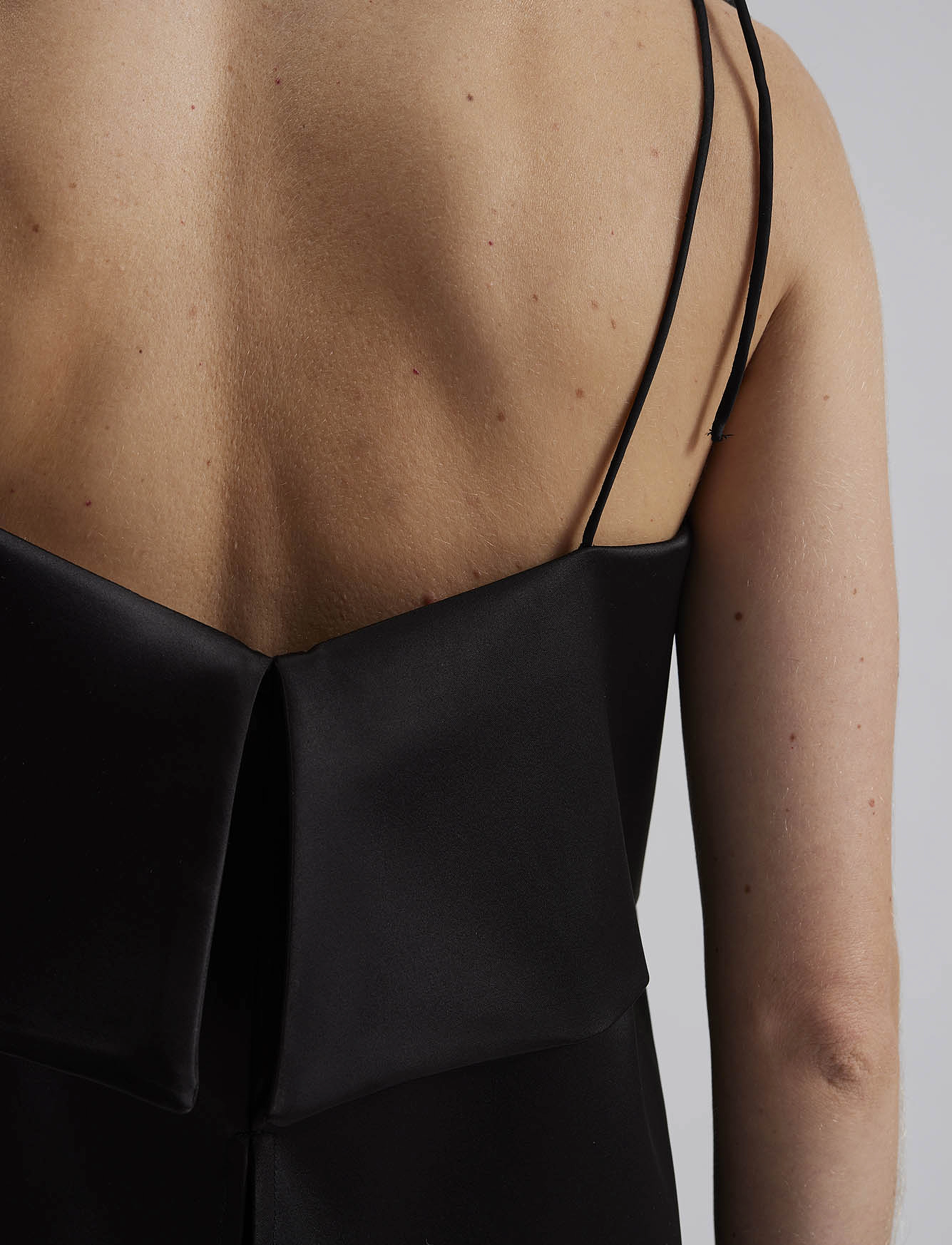 MALINA Mette Open Back Strappy Top toppar dam – bild 5