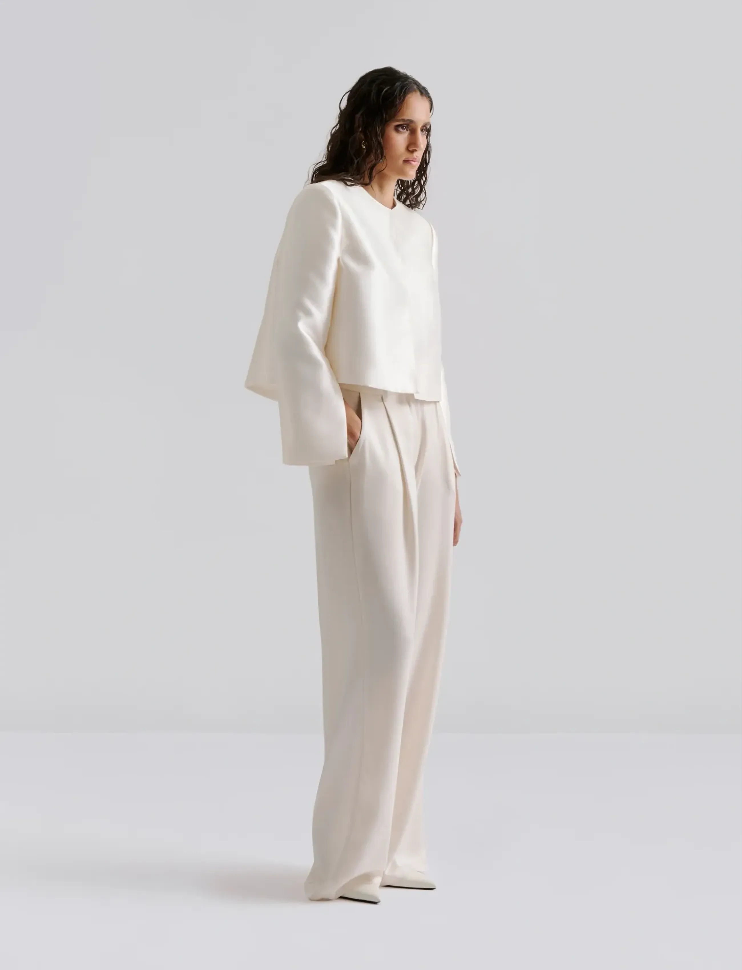 Malina - Ruthie Cropped Long Sleeve Blouse - langærmede bluser - ivory - 2