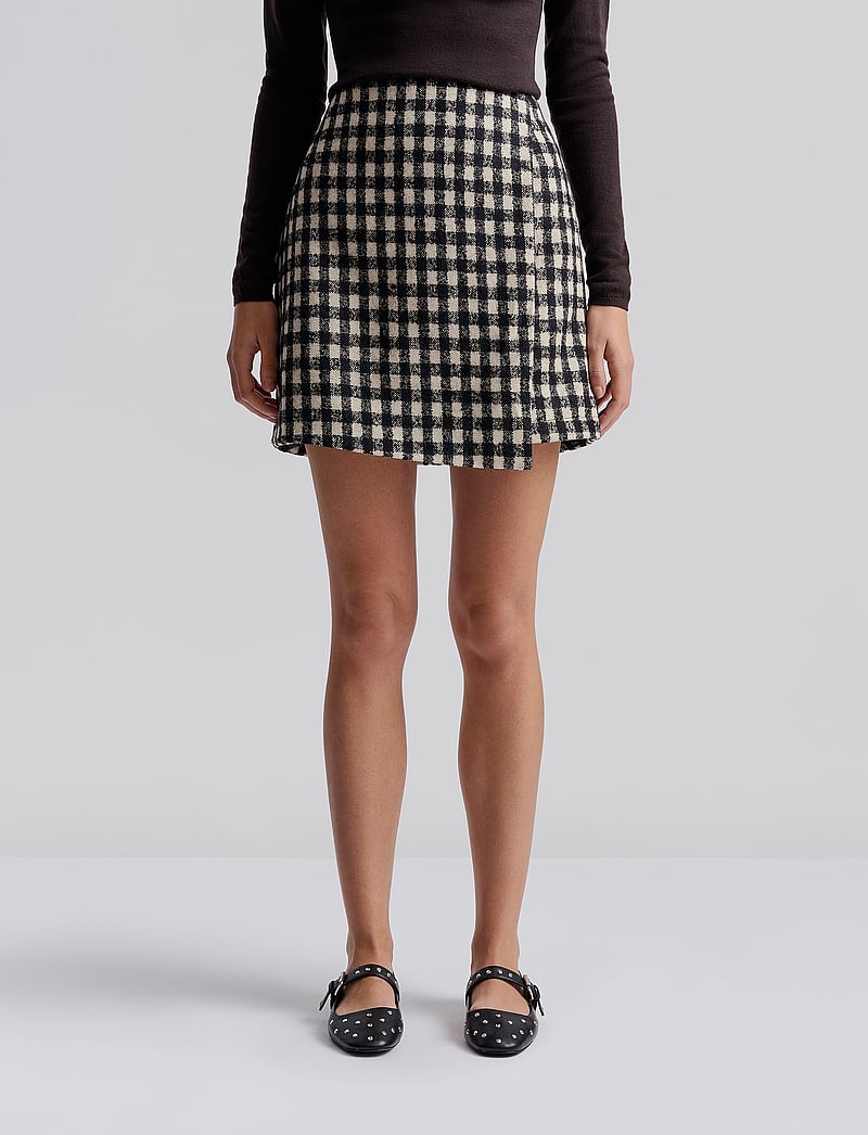 Malina - Farrah boucle mini skirt - wickelröcke - black - 4