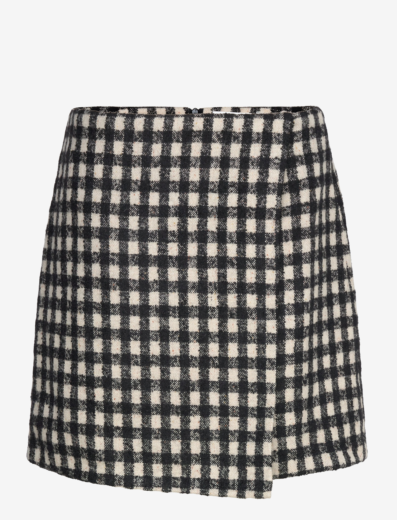 BLACK CHECKS